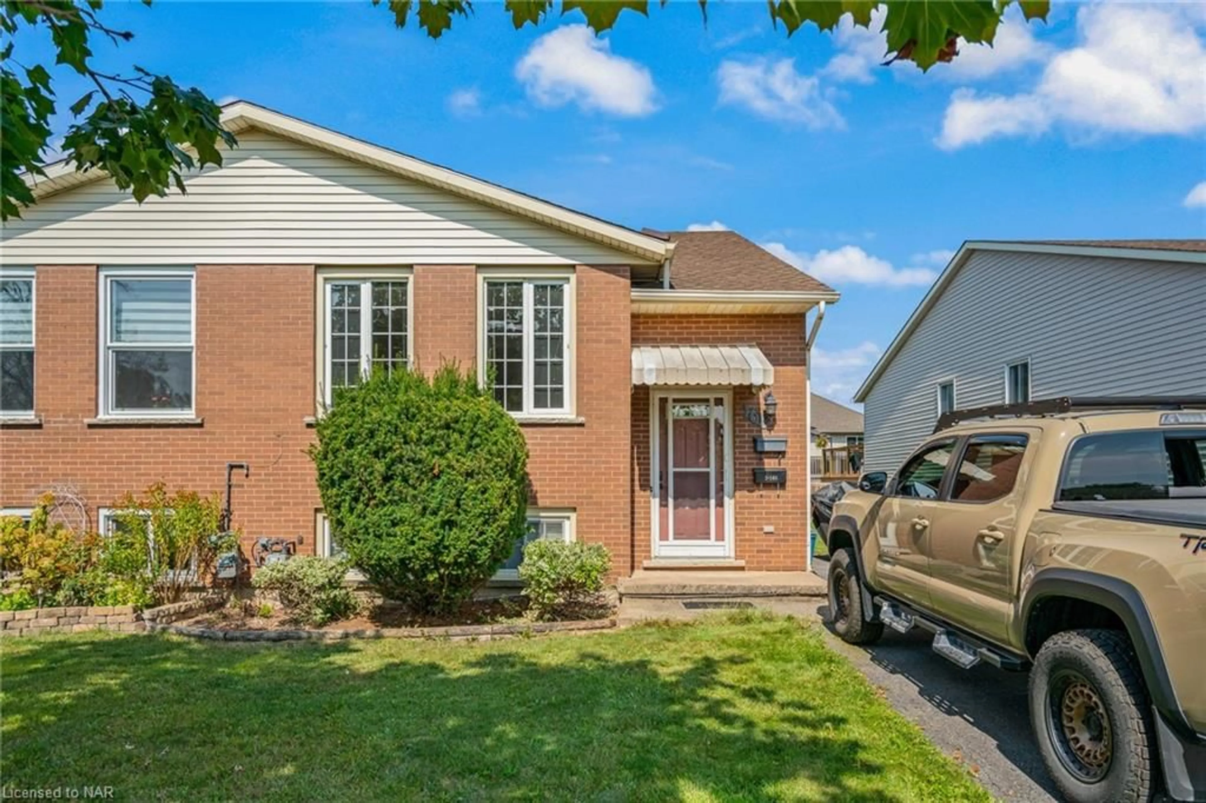 Frontside or backside of a home for 168 Windsor St, Welland Ontario L3C 6T6