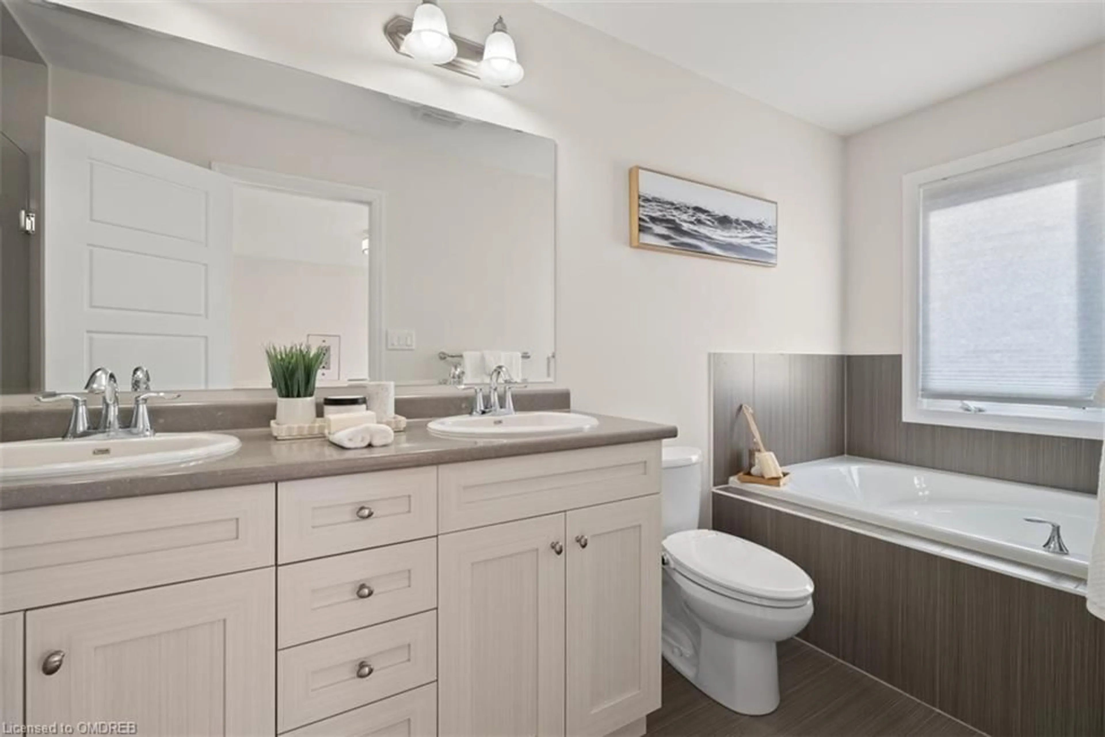 Bathroom for 81 Masterman Cres, Oakville Ontario L6M 0W3