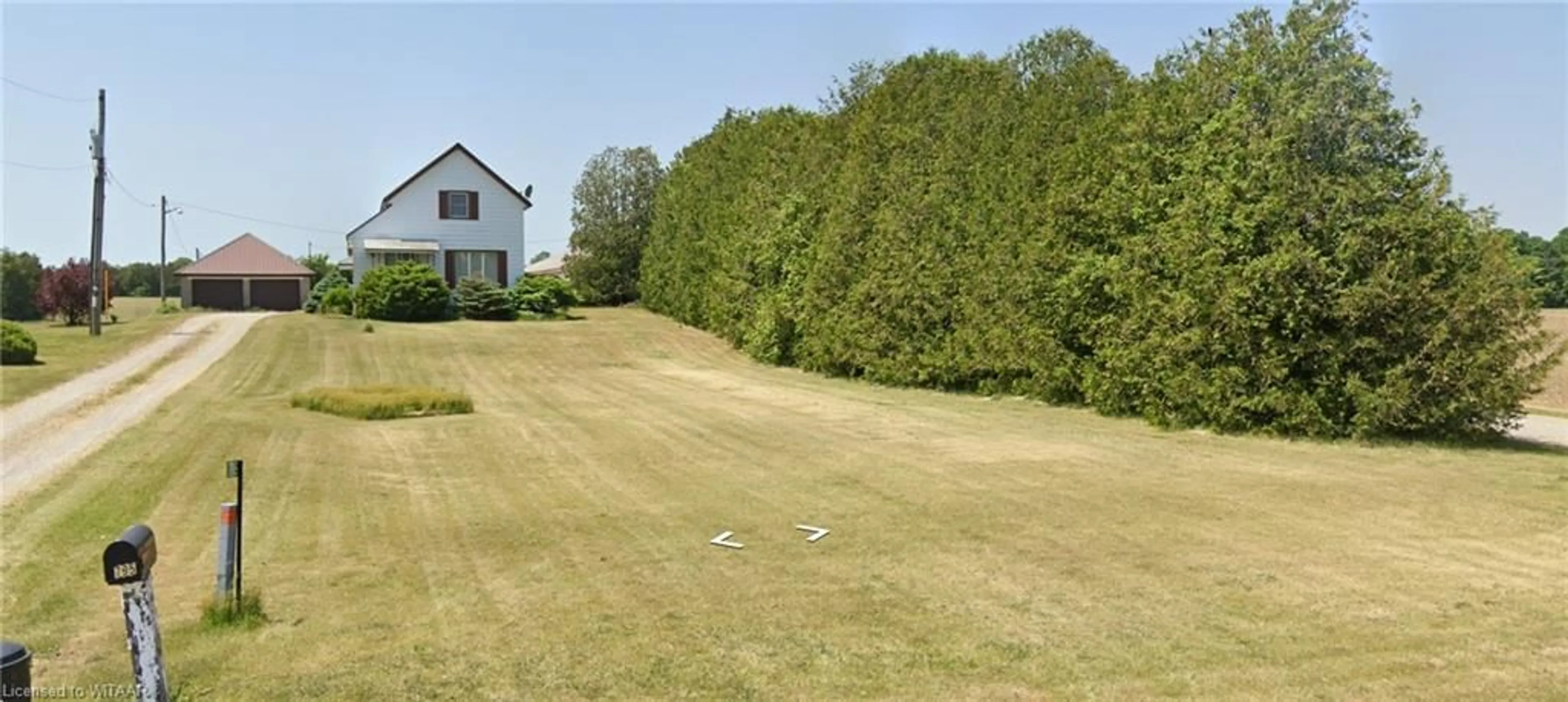 Fenced yard for 795 Bell Mill Side Rd, Norfolk County Ontario N4G 4G9