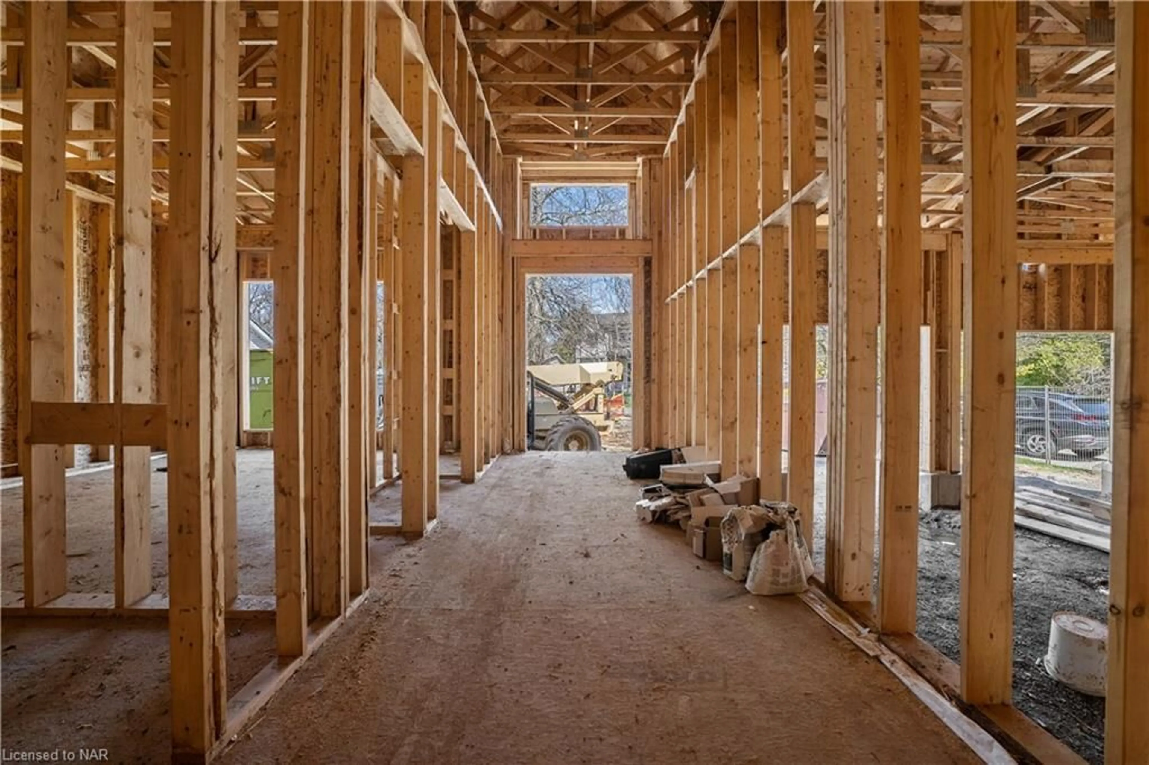 Indoor foyer, wood floors for 7 Circle St, Niagara-on-the-Lake Ontario L0S 1J0