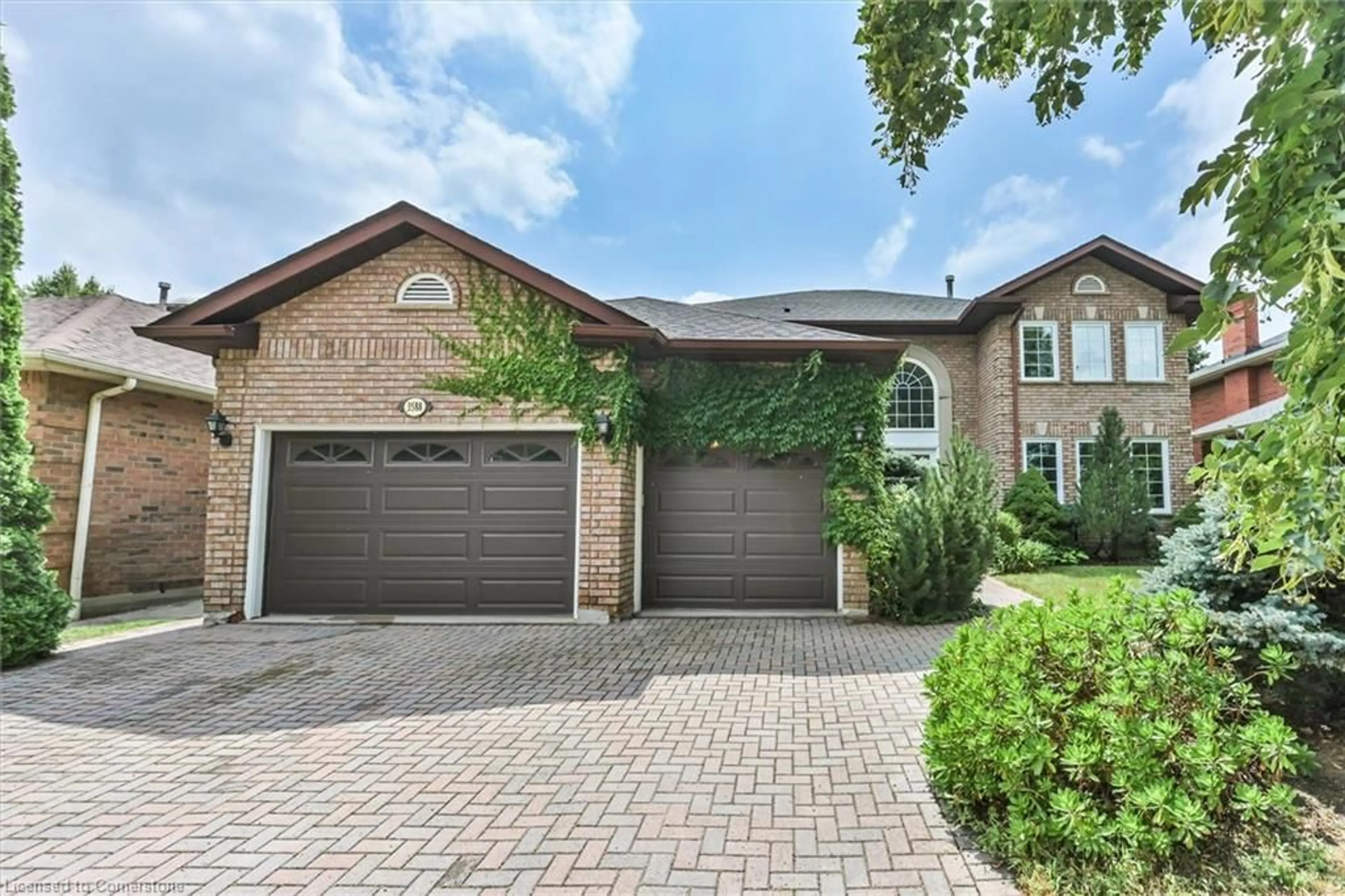 Home with brick exterior material for 3588 Thorpedale Crt, Mississauga Ontario L5L 3V6