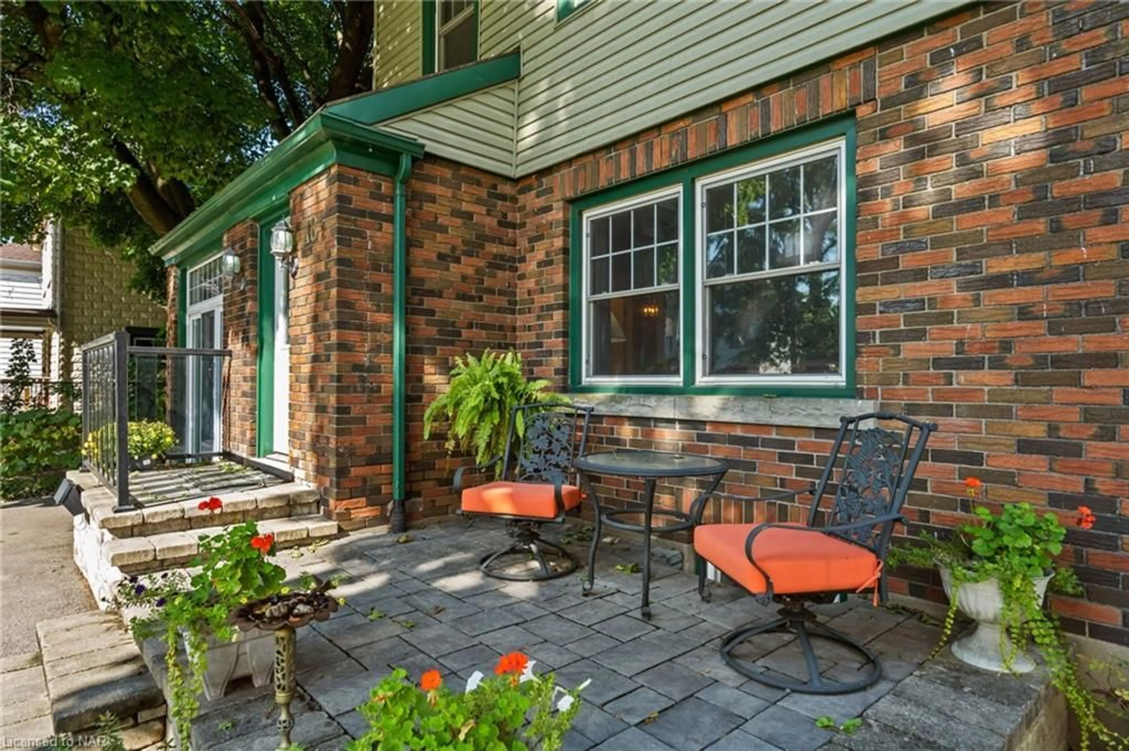 Patio, cottage for 18.5 Thomas St, St. Catharines Ontario L2R 6L6