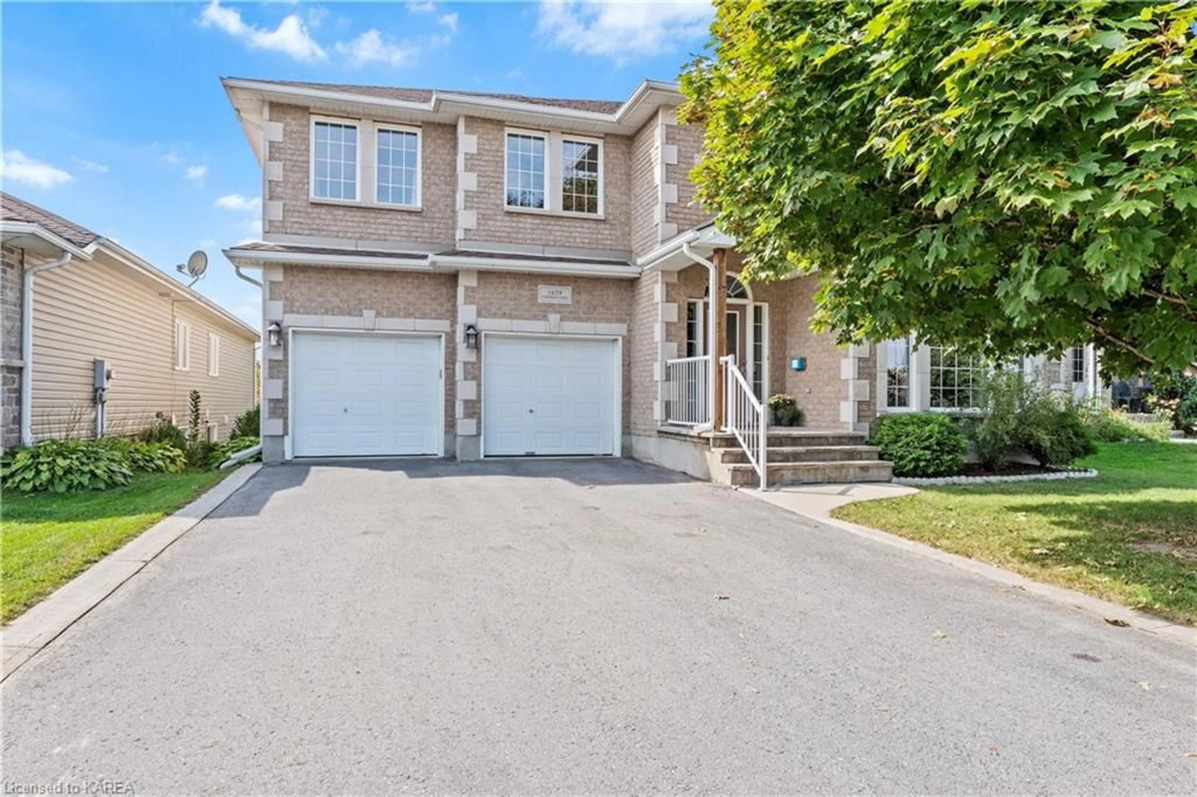 Frontside or backside of a home, the street view for 1439 Stoneridge Dr, Kingston Ontario K7M 9H6