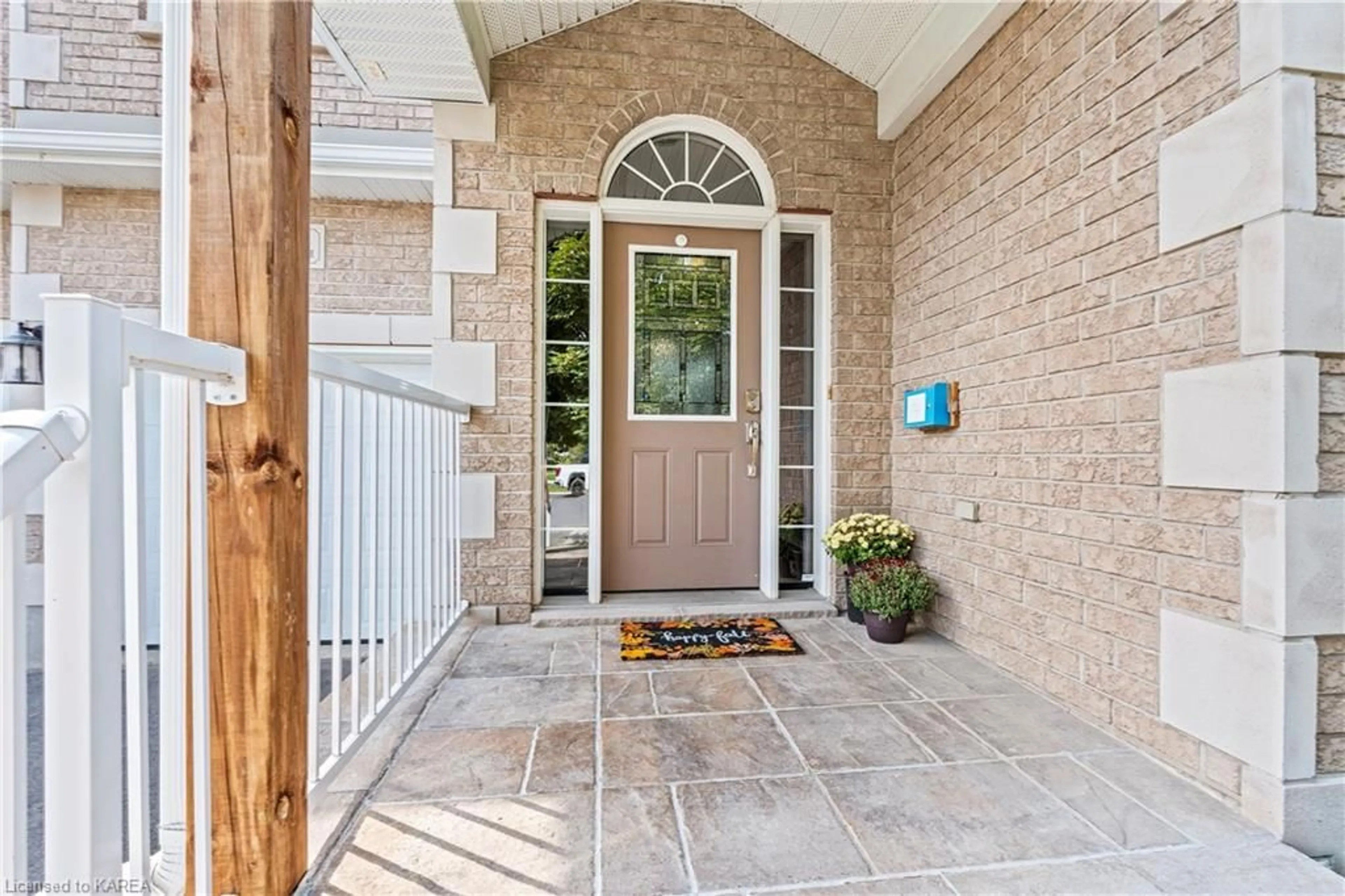 Indoor entryway, ceramic floors for 1439 Stoneridge Dr, Kingston Ontario K7M 9H6