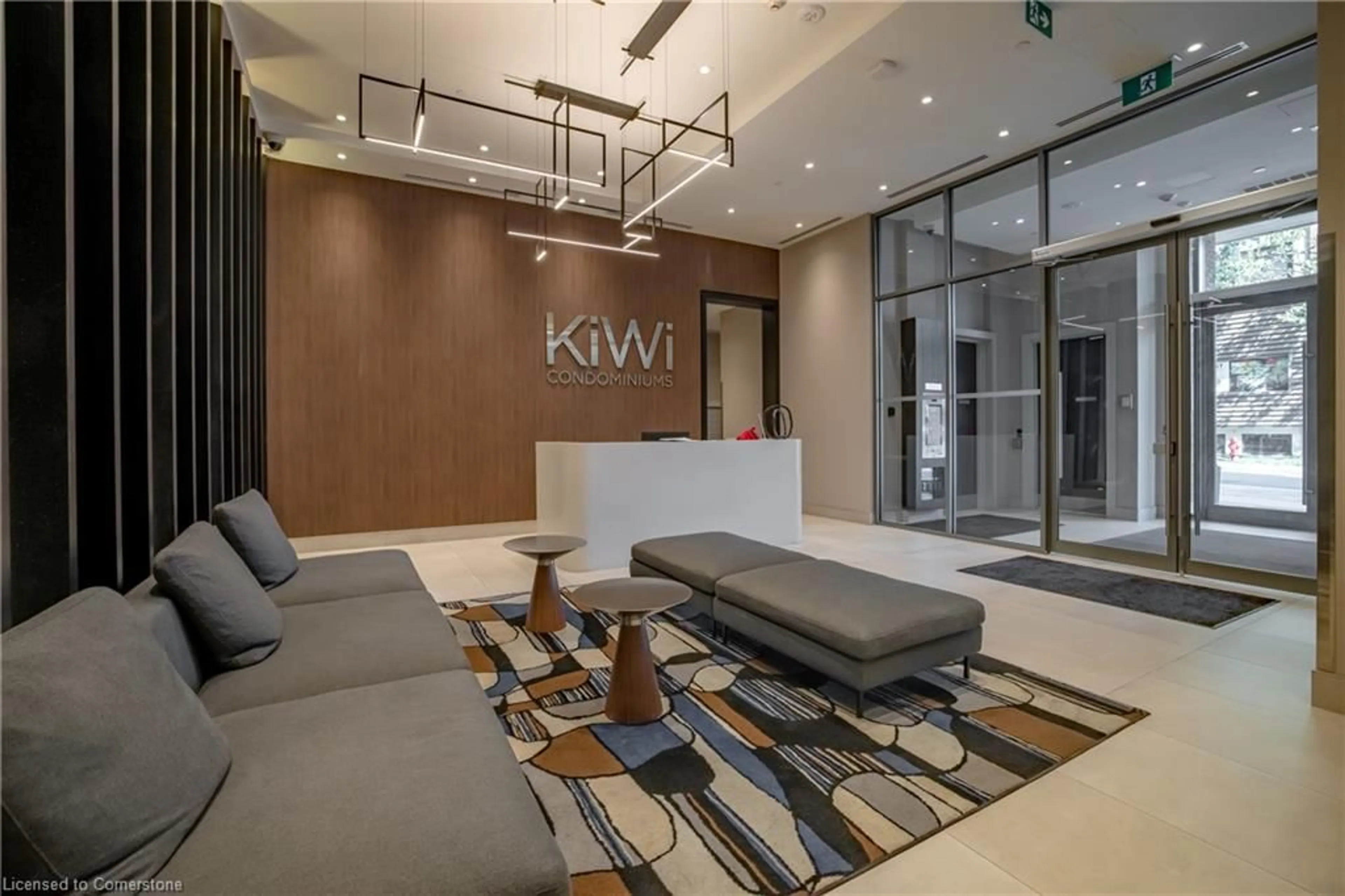 Indoor lobby, carpet floors for 212 King William St #815, Hamilton Ontario L8N 1B5