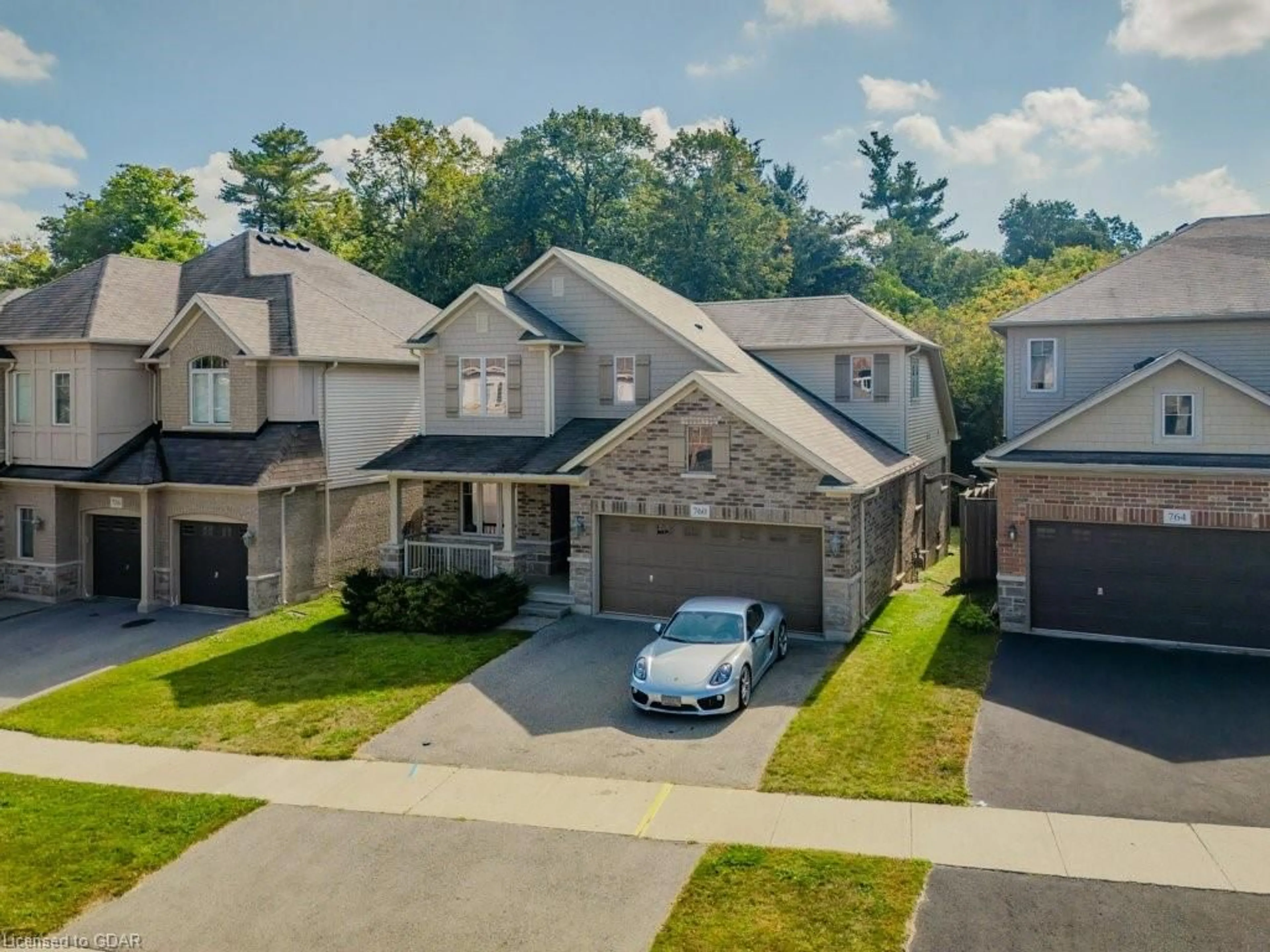 A pic from exterior of the house or condo, the street view for 760 Robert Ferrie Dr, Kitchener Ontario N2R 0B2