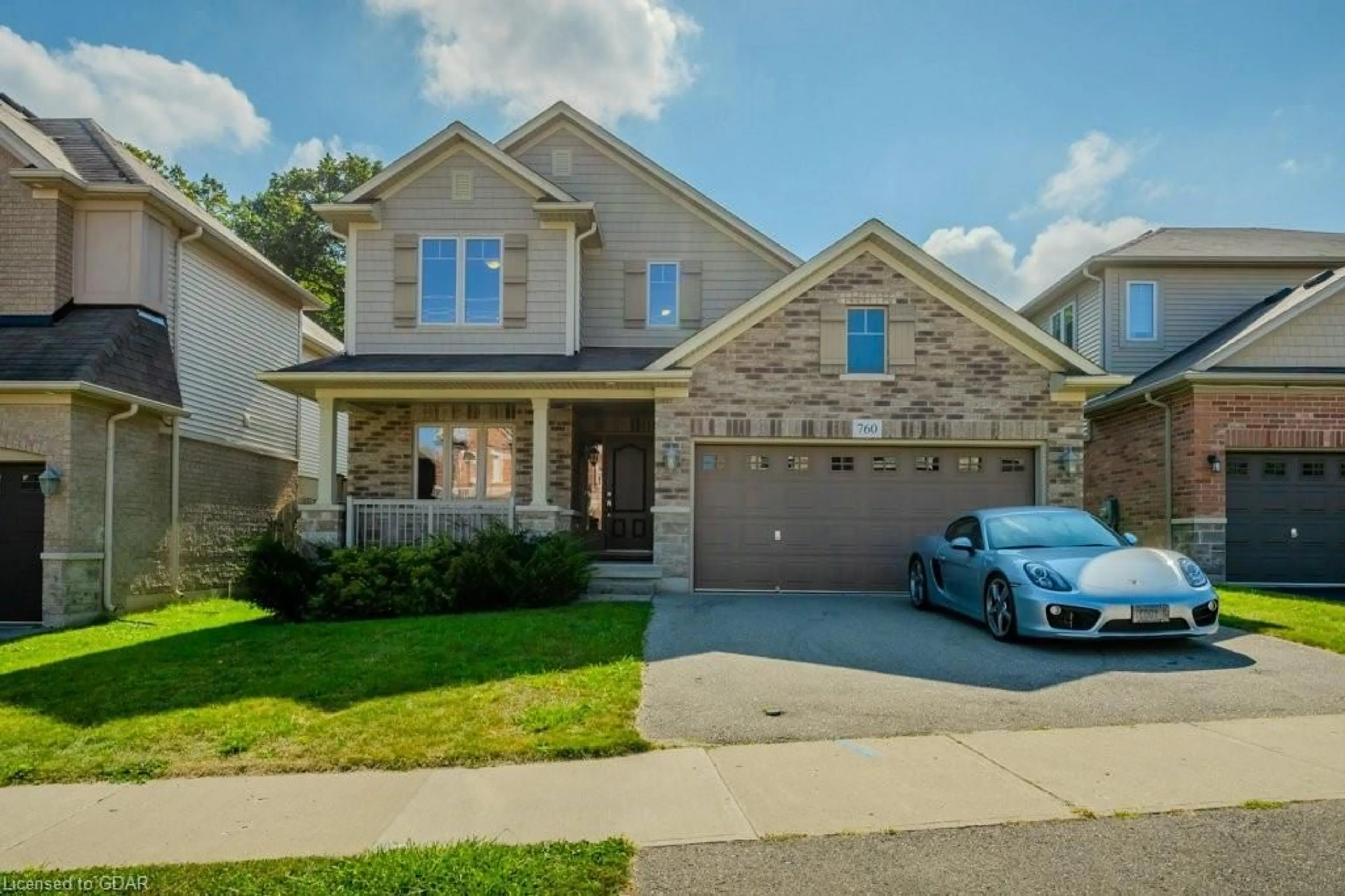 Frontside or backside of a home, the street view for 760 Robert Ferrie Dr, Kitchener Ontario N2R 0B2