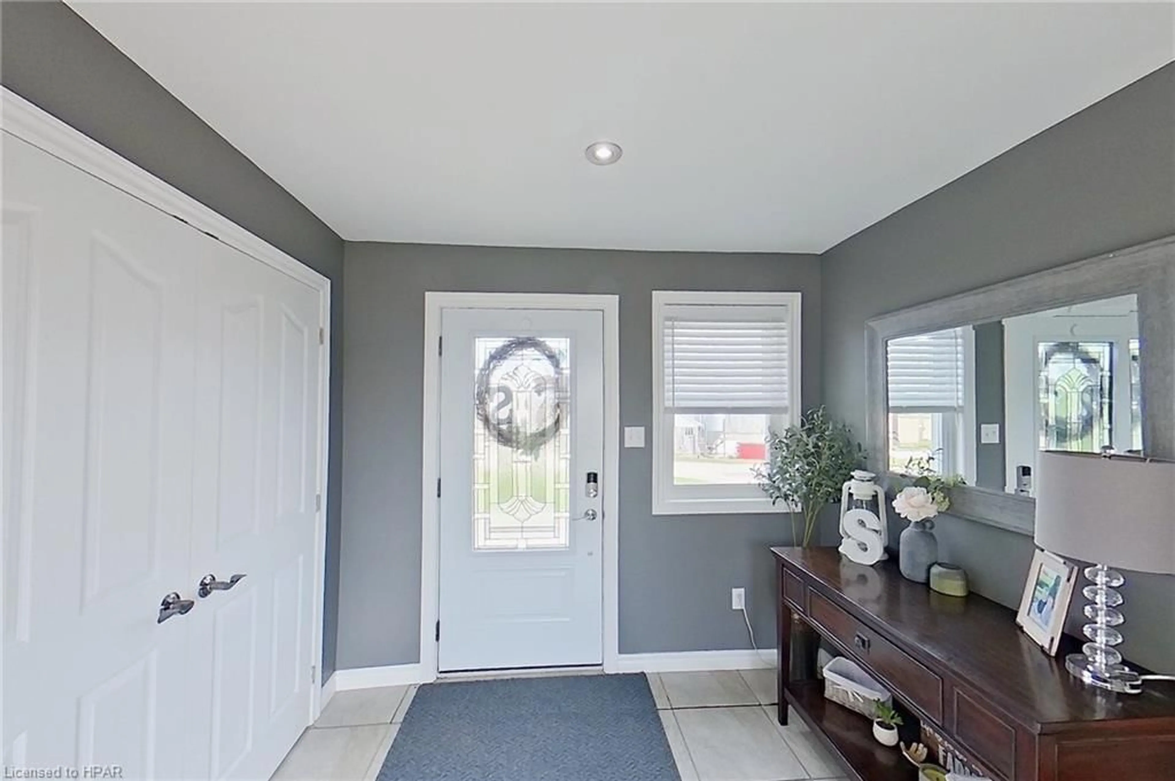 Indoor entryway, wood floors for 84210 Hoover Line, Belgrave Ontario N0G 1E0