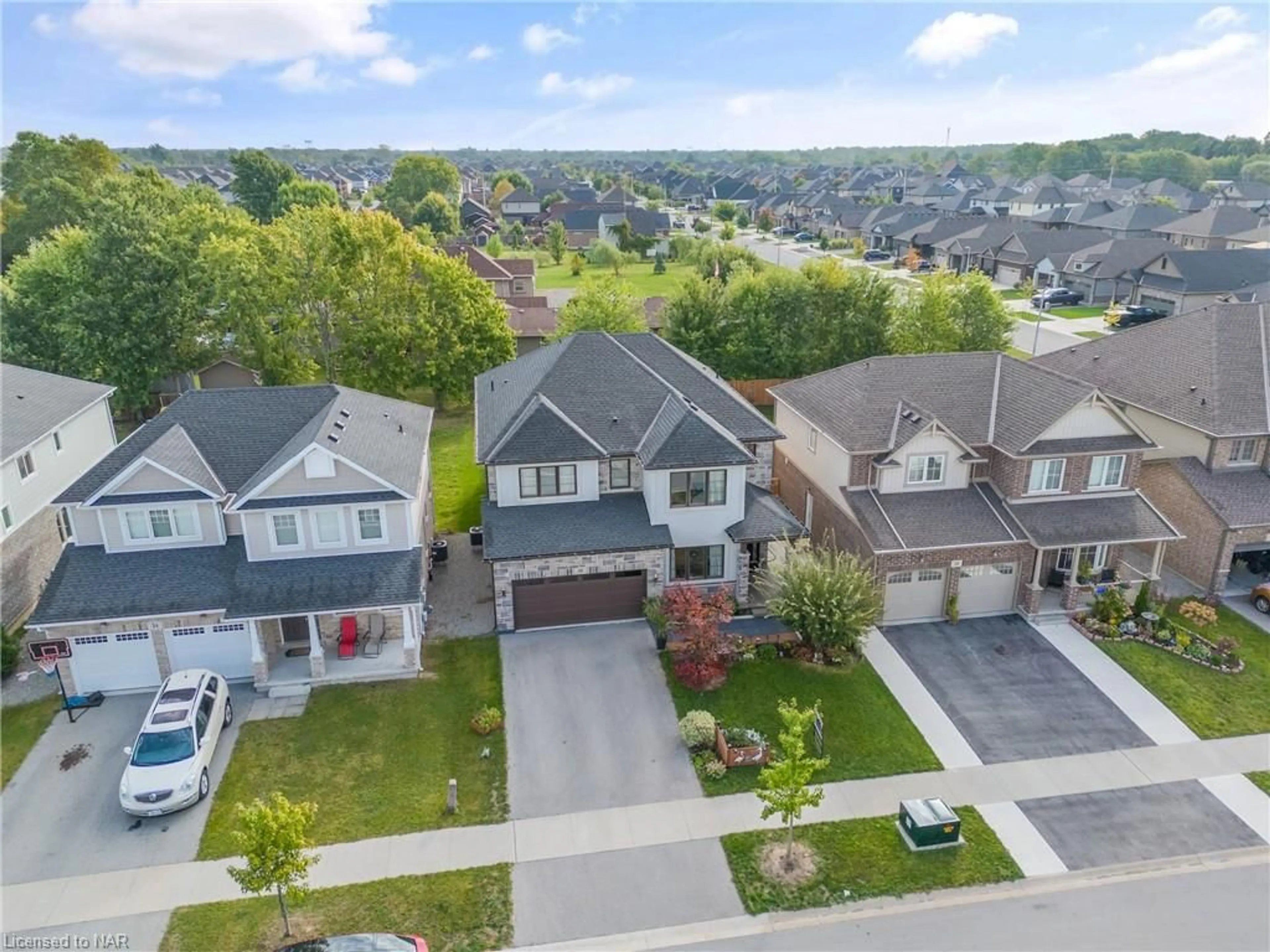 Frontside or backside of a home, the street view for 26 Crow Street St, Welland Ontario L3C 0E4