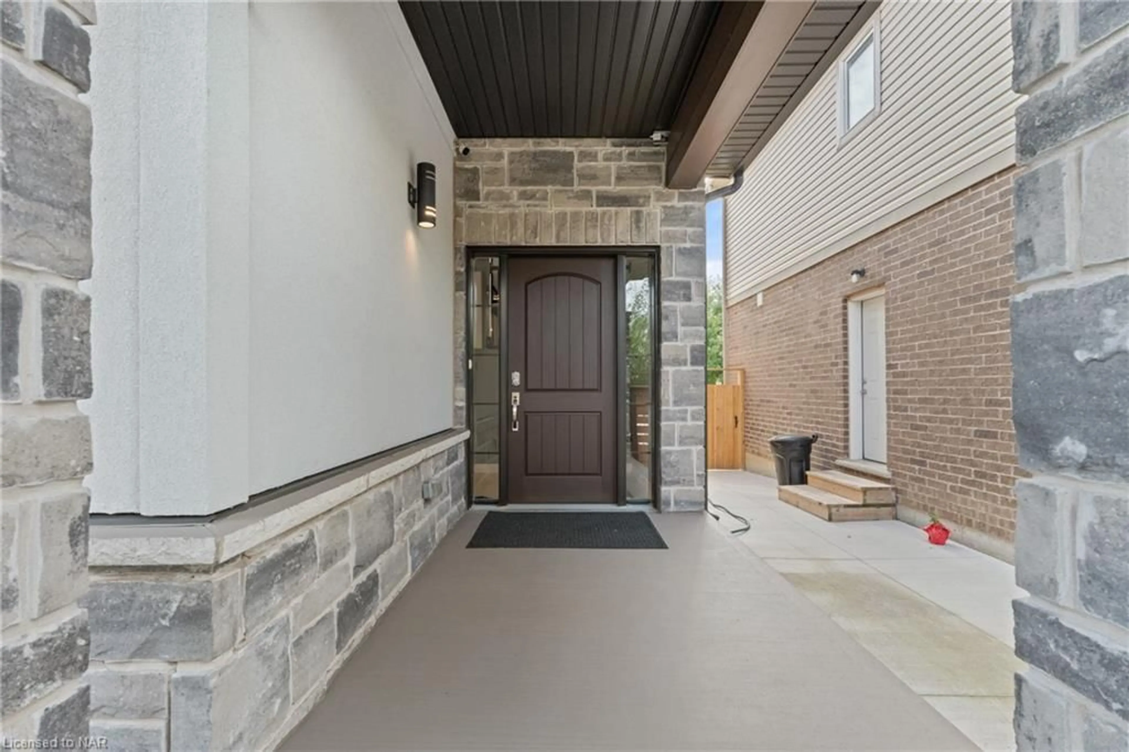 Indoor entryway, cement floor for 26 Crow Street St, Welland Ontario L3C 0E4