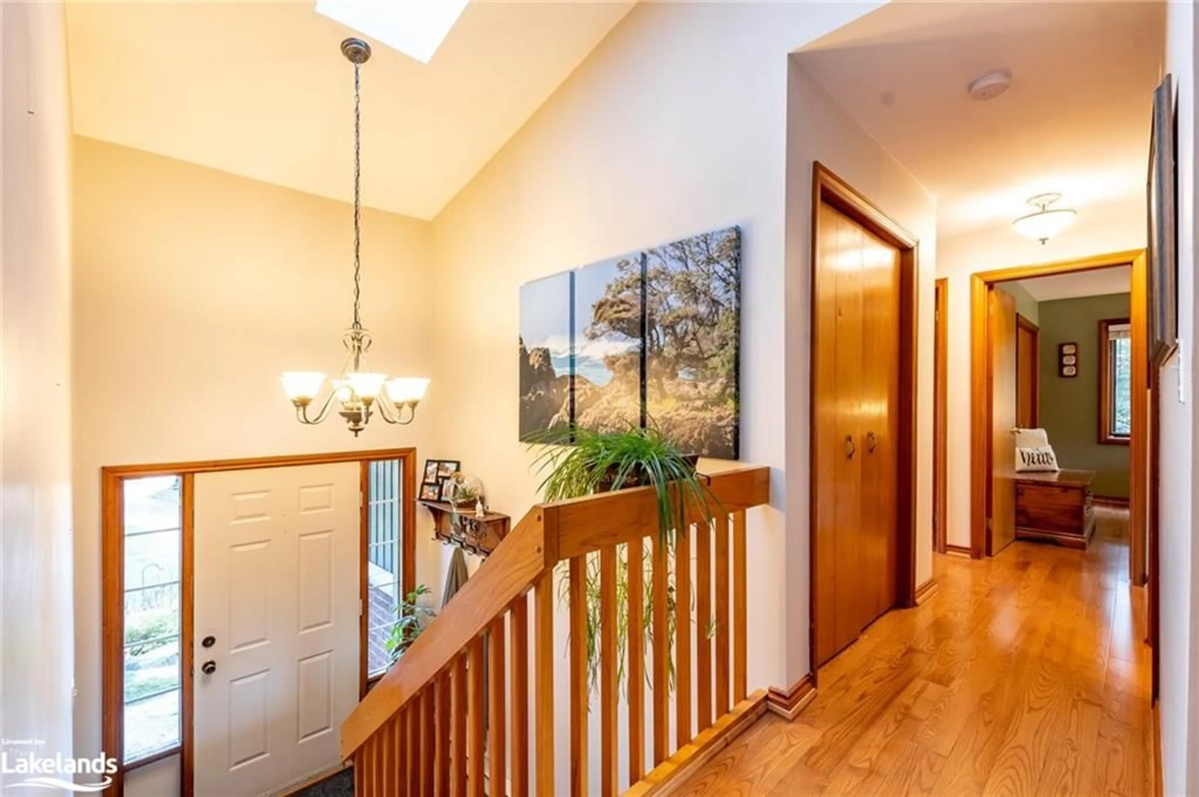 Indoor foyer, wood floors for 256 South Mary Lake Rd, Port Sydney Ontario P0B 1L0