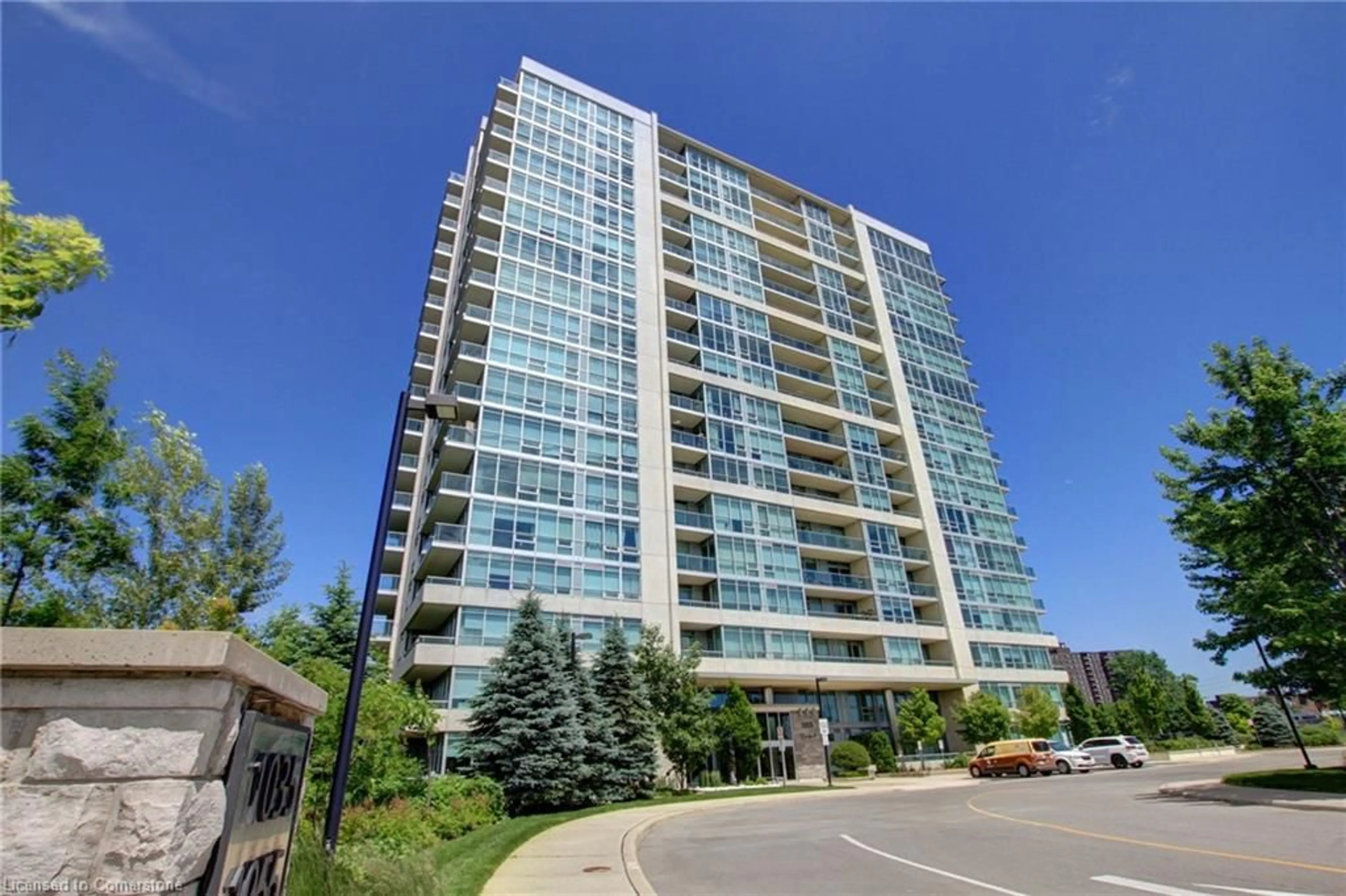 A pic from exterior of the house or condo for 1055 Southdown Rd #914, Mississauga Ontario L5G 4T8