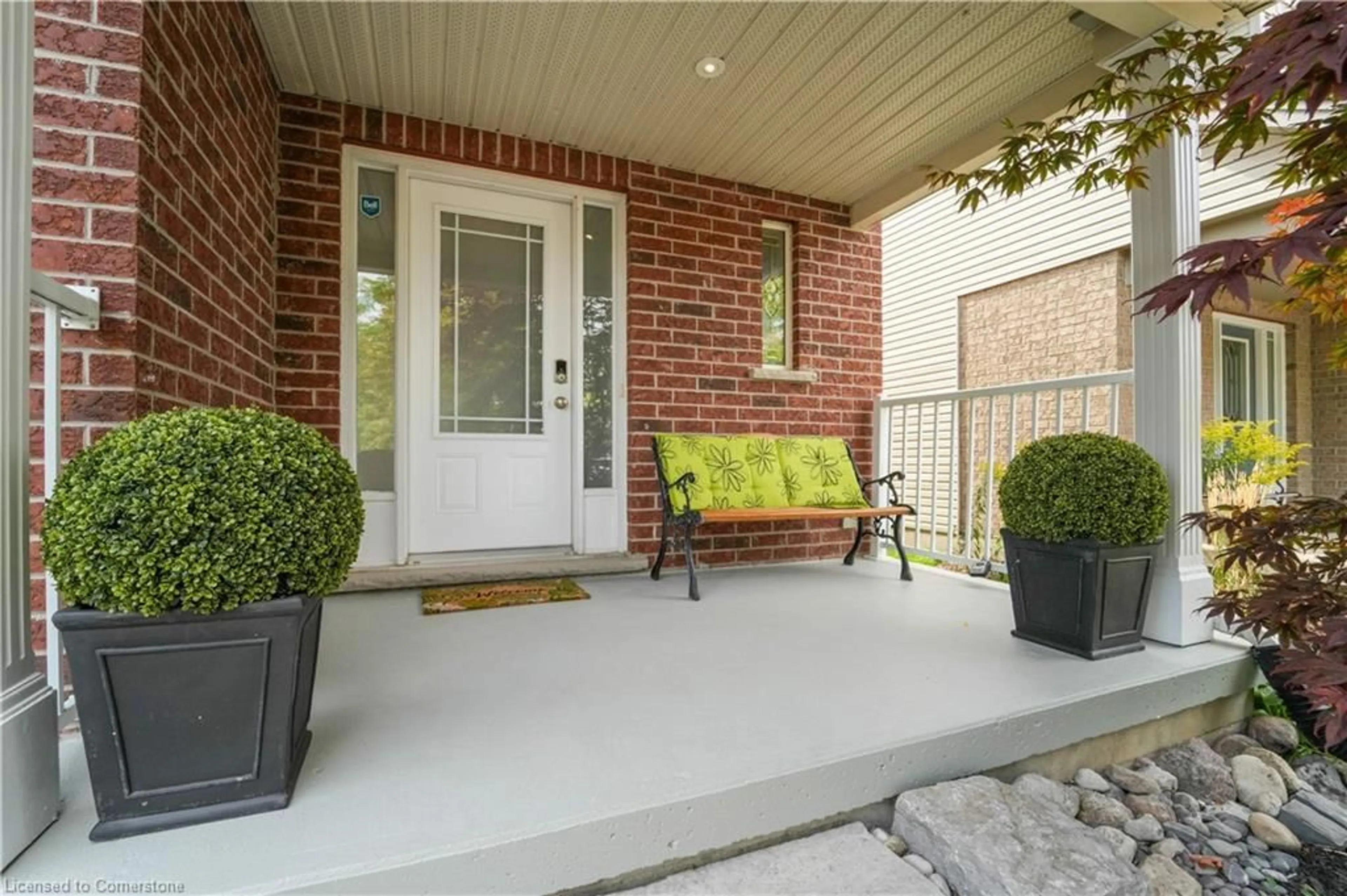 Patio for 557 St Moritz Ave, Waterloo Ontario N2T 2Z3