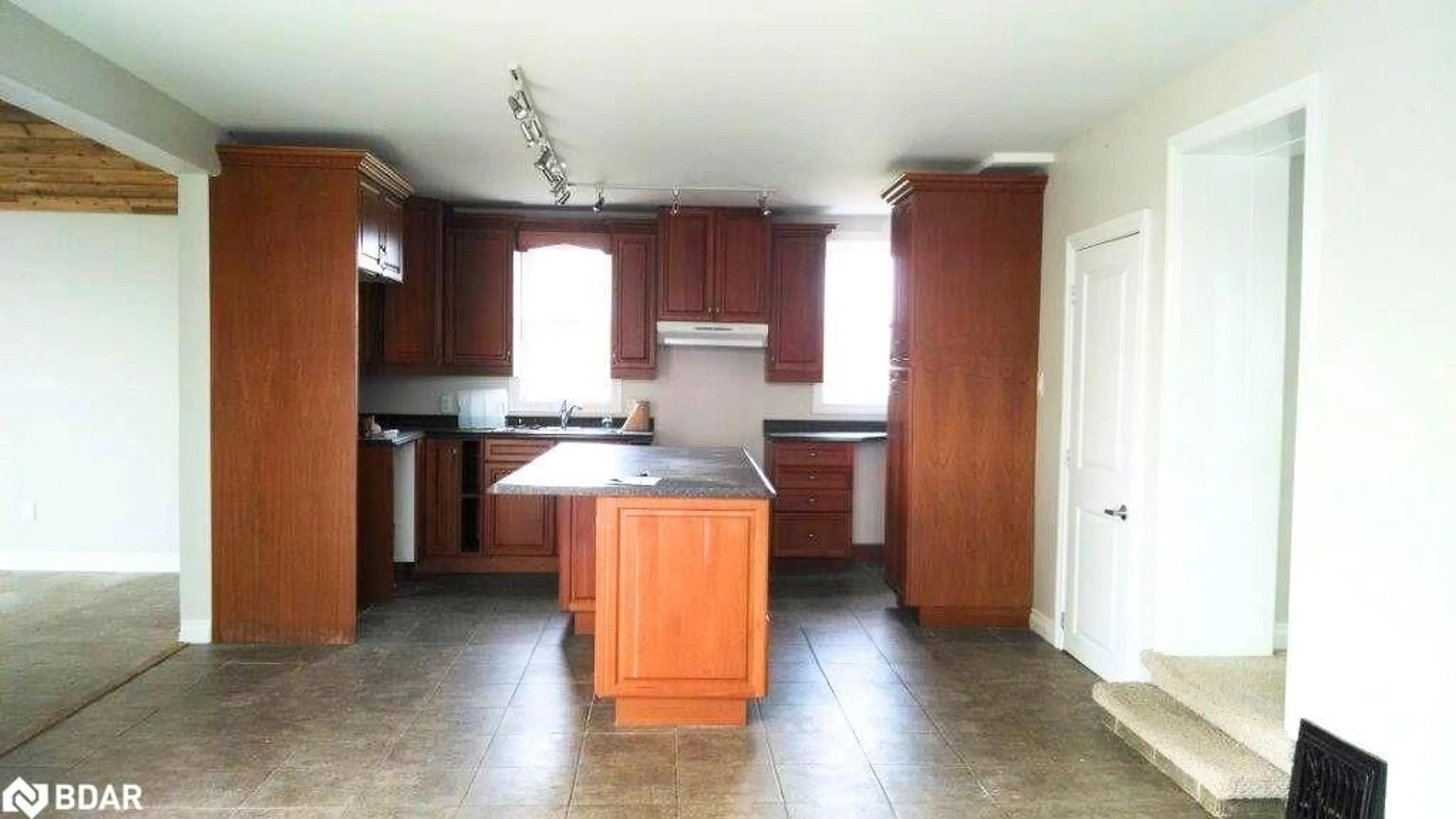 Kitchen for 10 Line 12 N, Hawkestone Ontario L0L 1T0