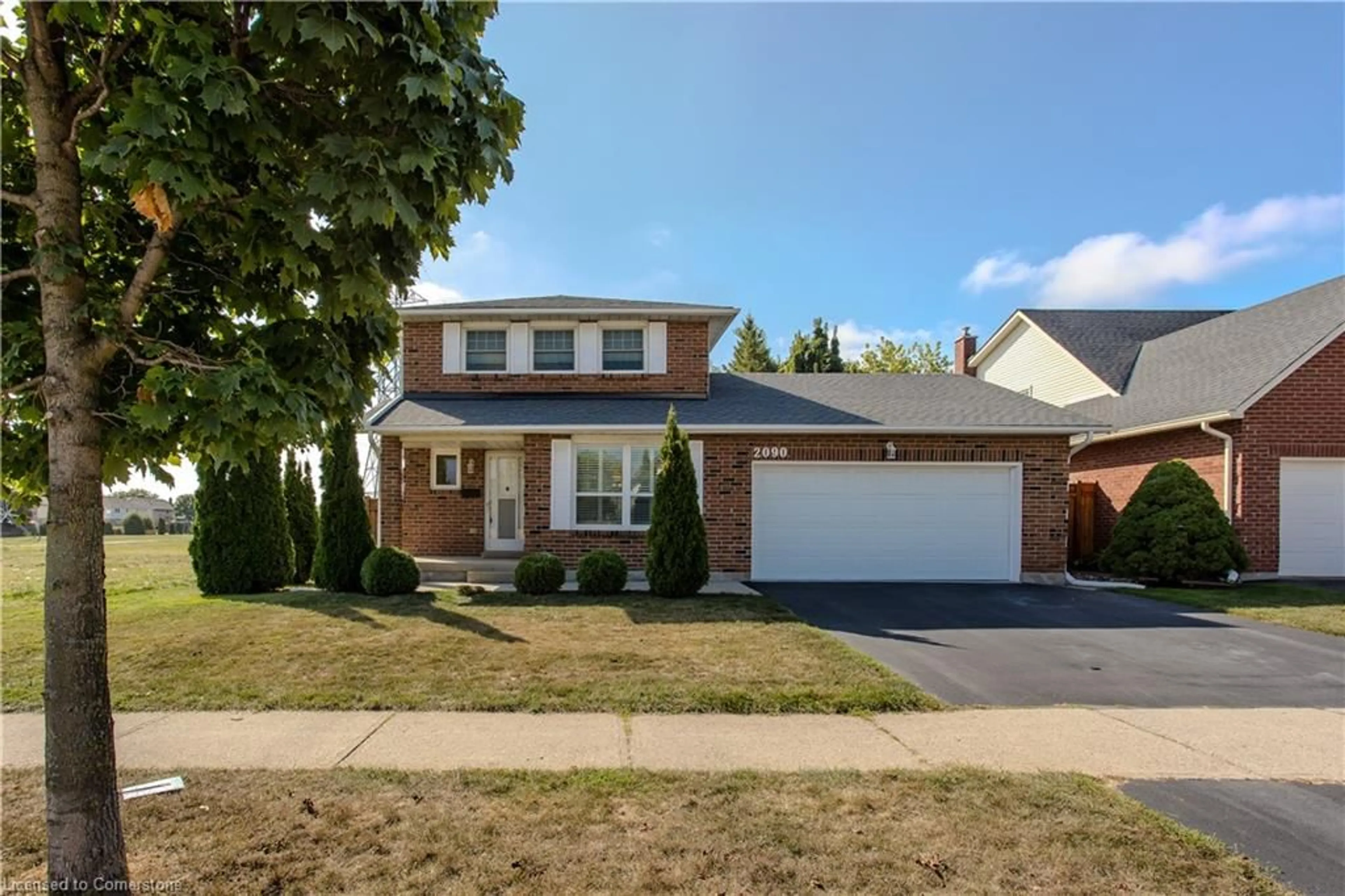 Frontside or backside of a home for 2090 Deer Run Ave, Burlington Ontario L7M 2N8