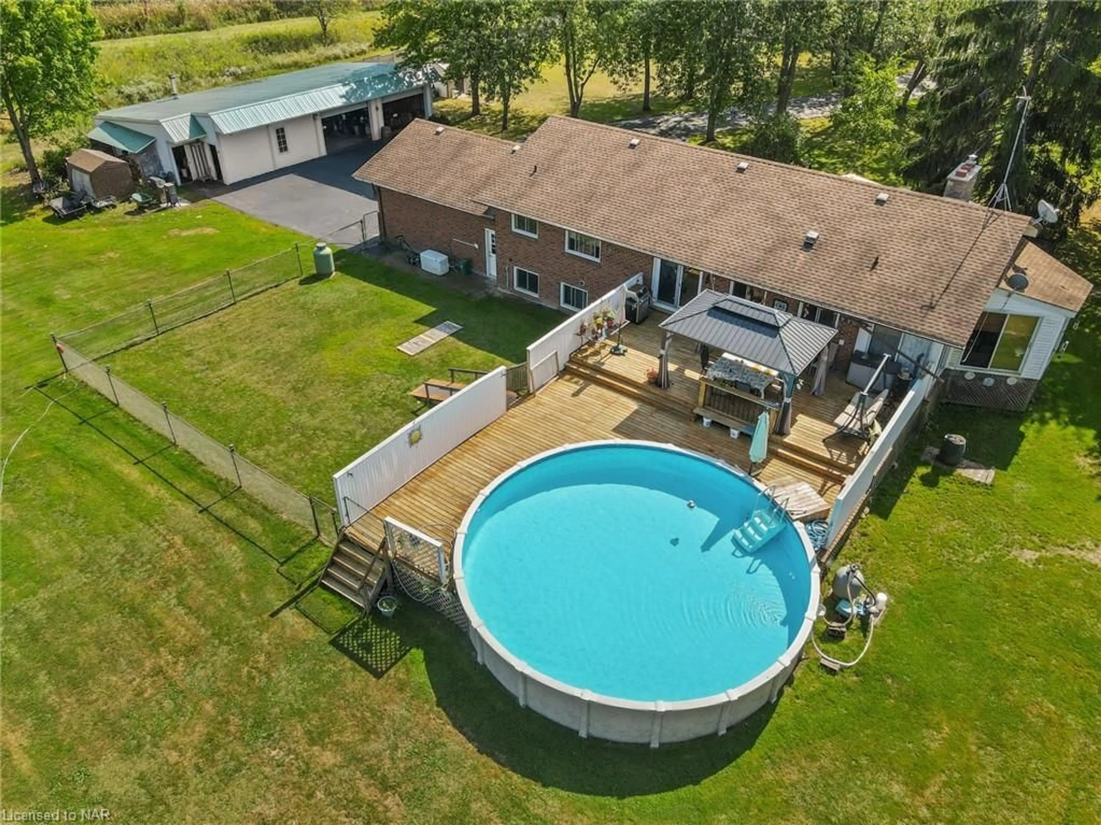 Indoor or outdoor pool for 2666 Dominion Rd, Ridgeway Ontario L0S 1N0