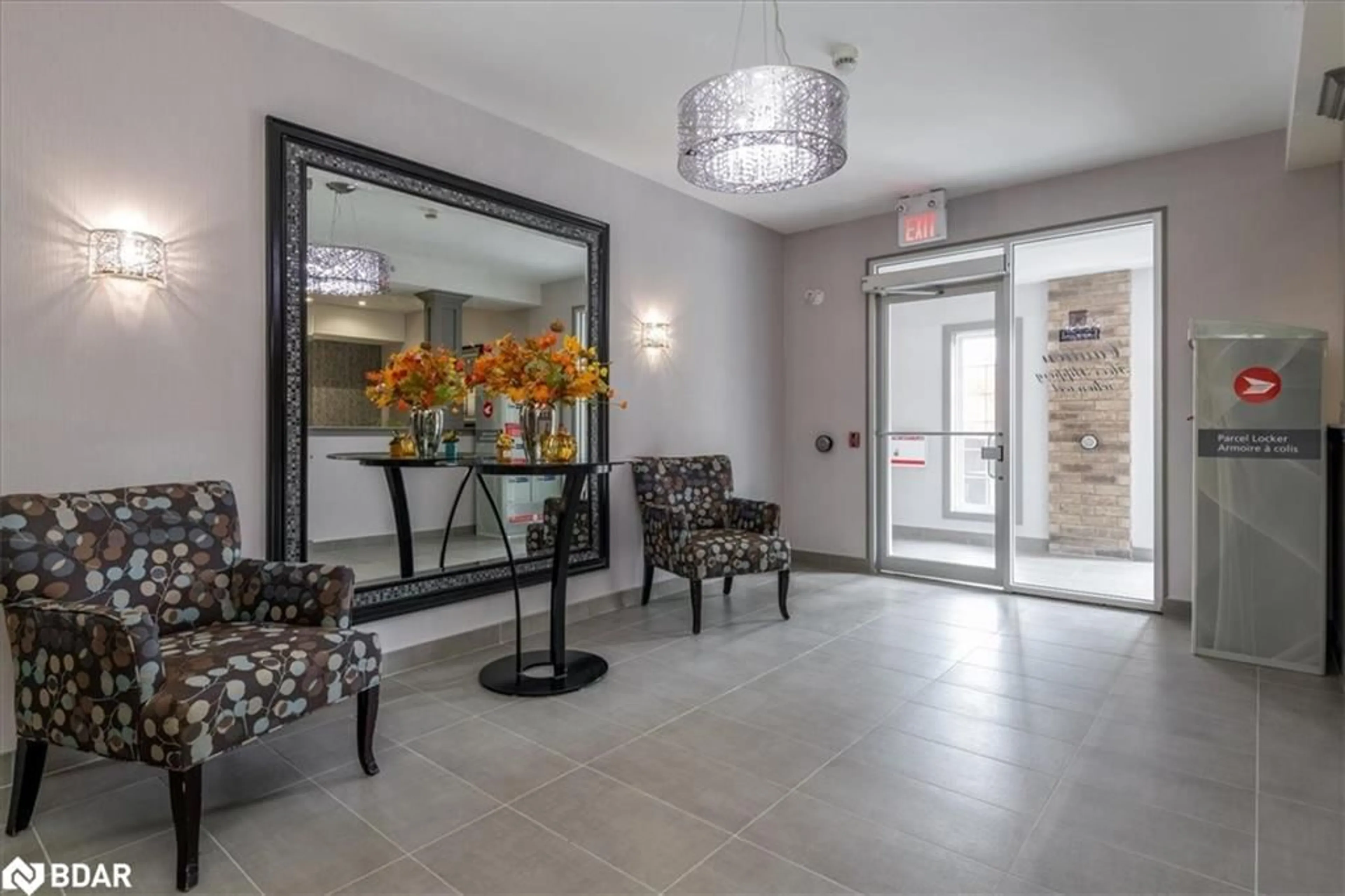 Indoor lobby, carpet floors for 45 Ferndale Dr #206, Barrie Ontario L4N 5W7