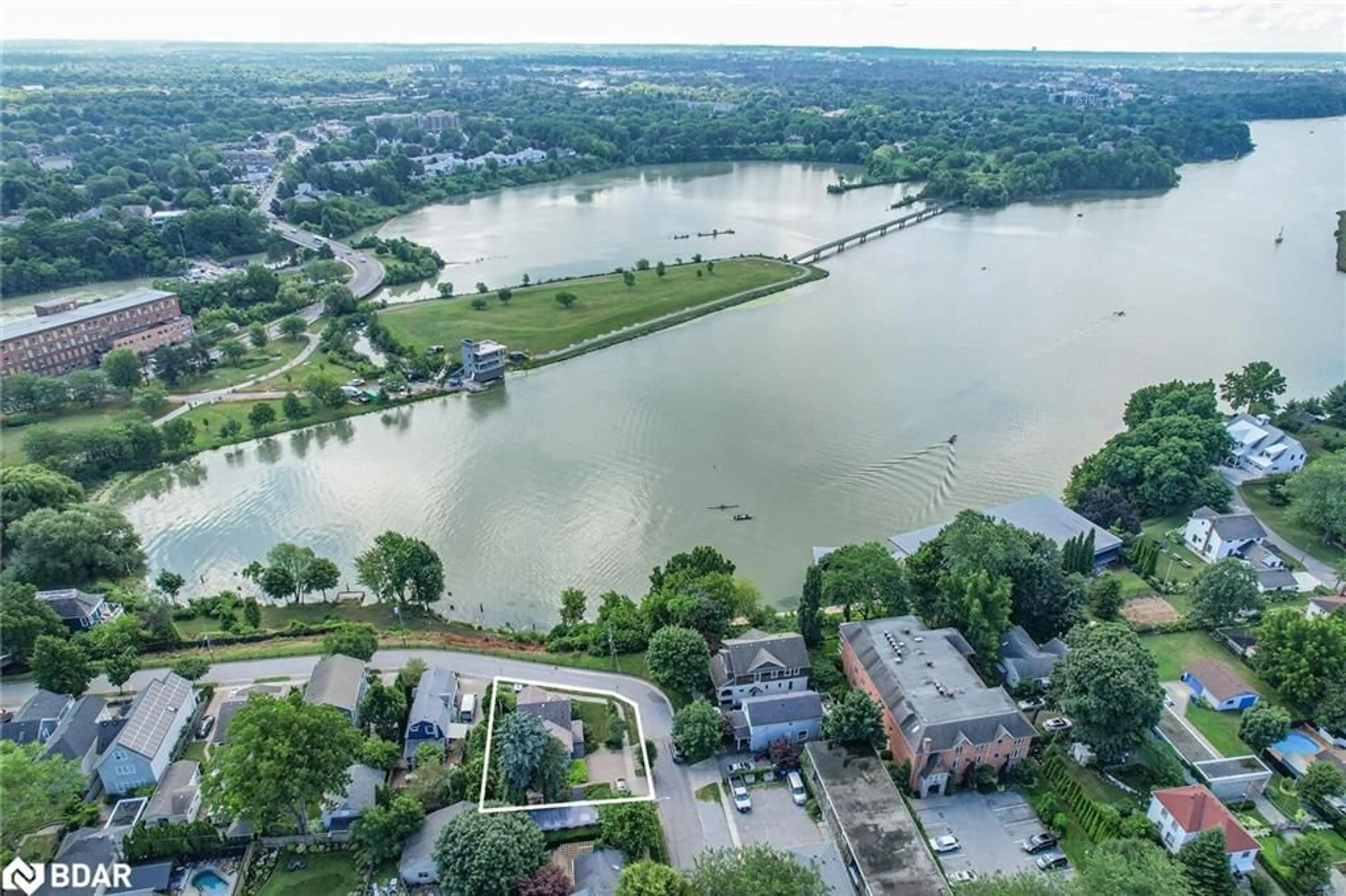 A pic from exterior of the house or condo, the view of lake or river for 54 Canal St, St. Catharines Ontario L2N 4S9