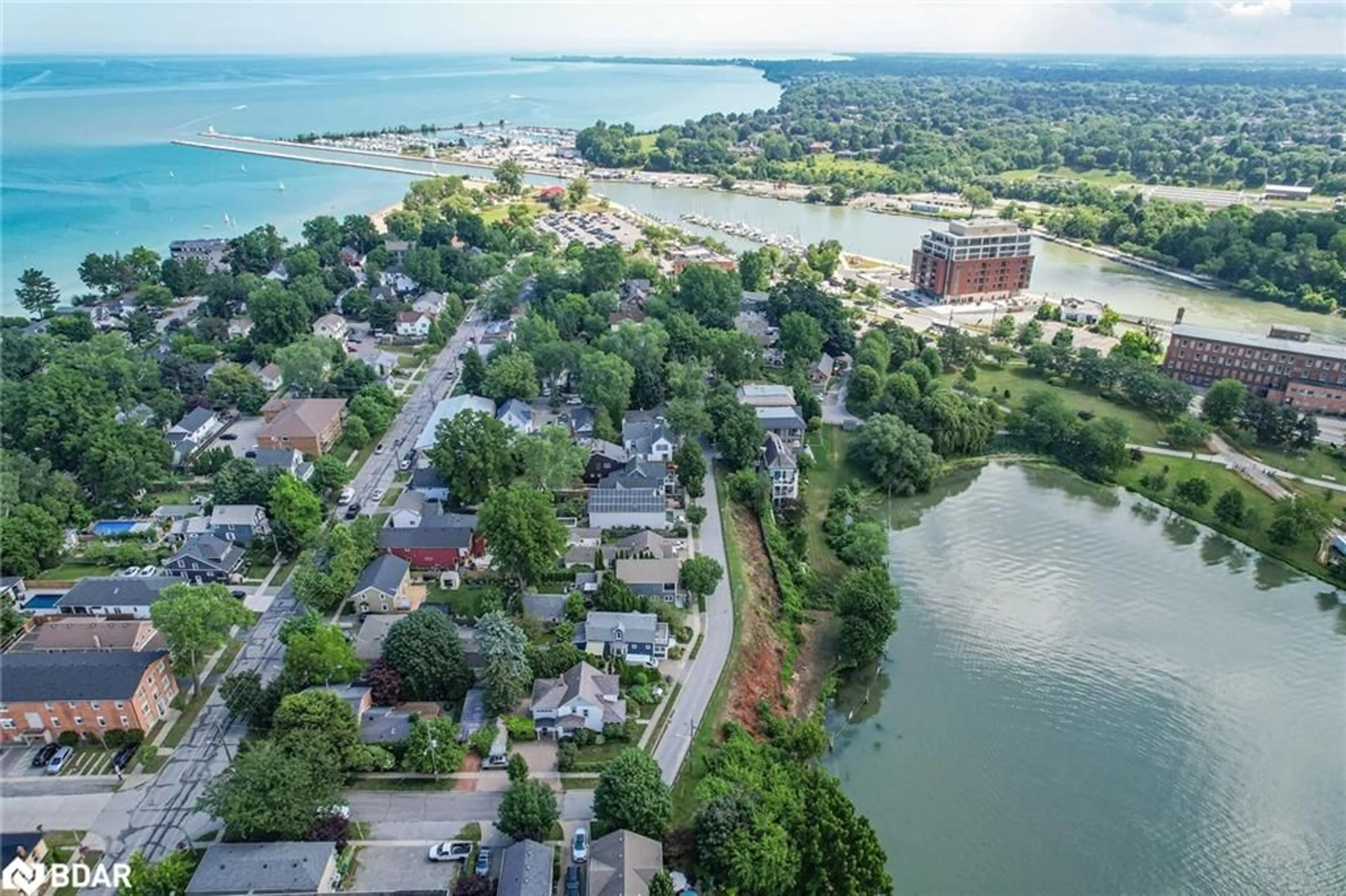 A pic from exterior of the house or condo, the view of lake or river for 54 Canal St, St. Catharines Ontario L2N 4S9