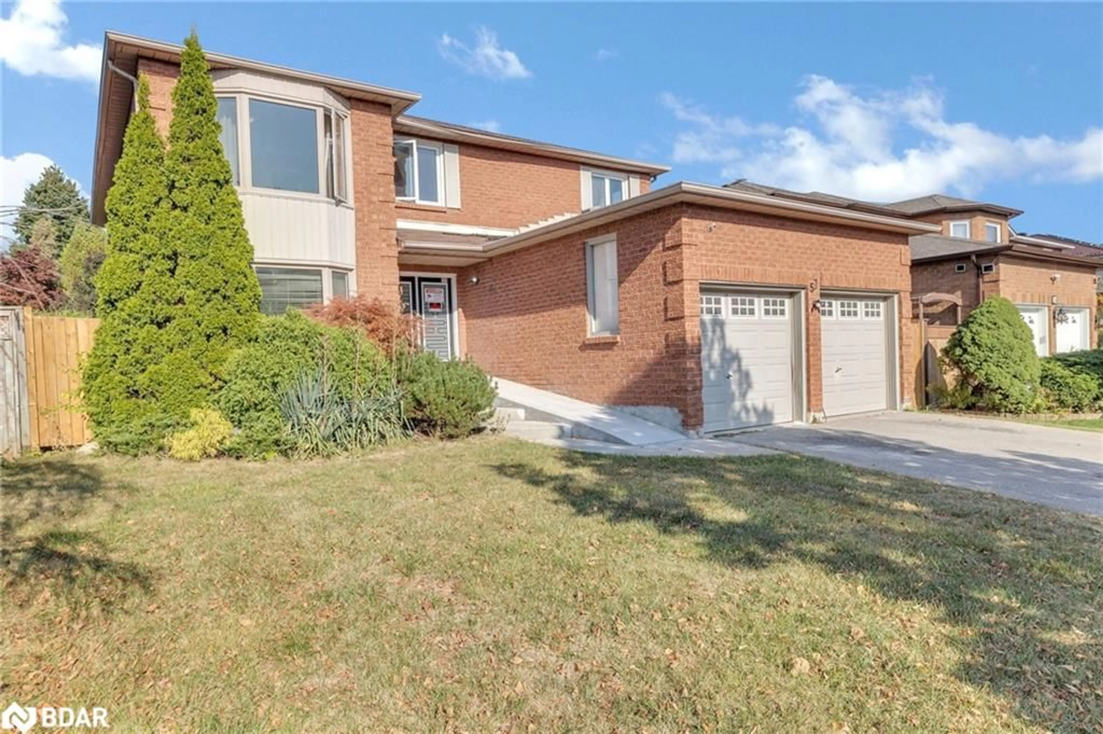 Home with brick exterior material for 52 Settler Crt, Brampton Ontario L6Z 4L7