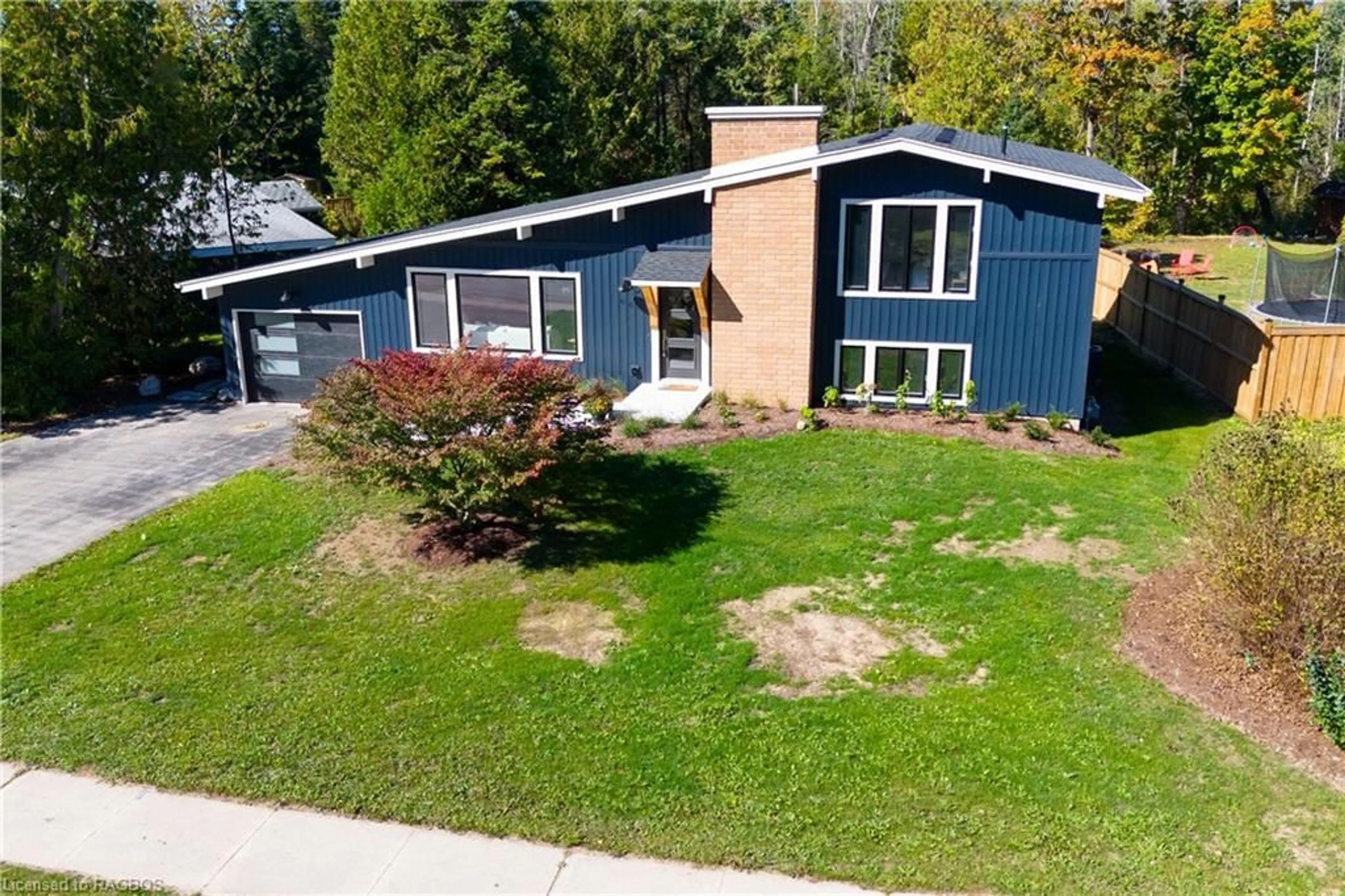 Frontside or backside of a home, cottage for 60 Ottawa Ave, Southampton Ontario N0H 2L0