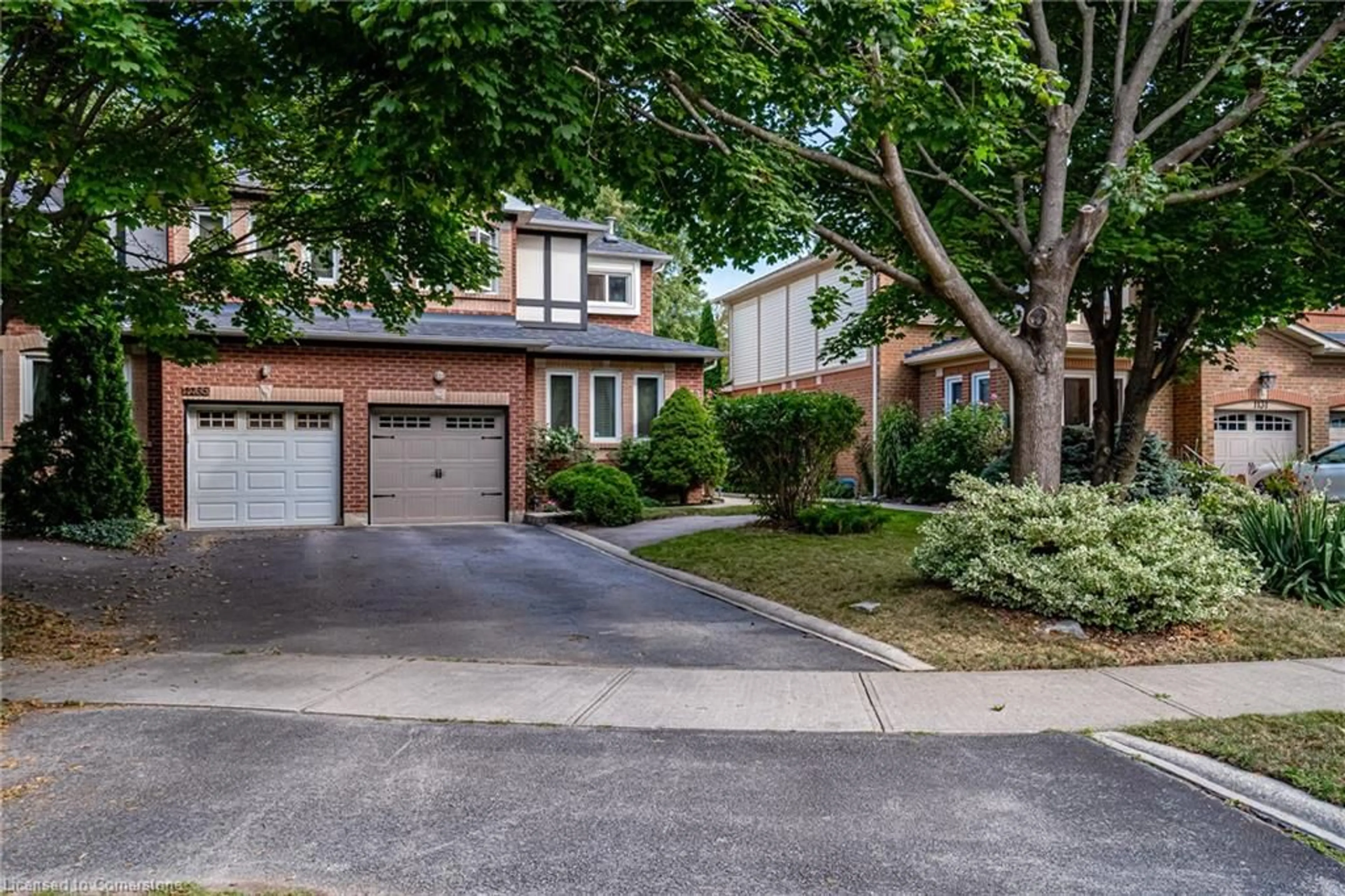 A pic from exterior of the house or condo, the street view for 1133 Beechnut Rd, Oakville Ontario L6J 7P2