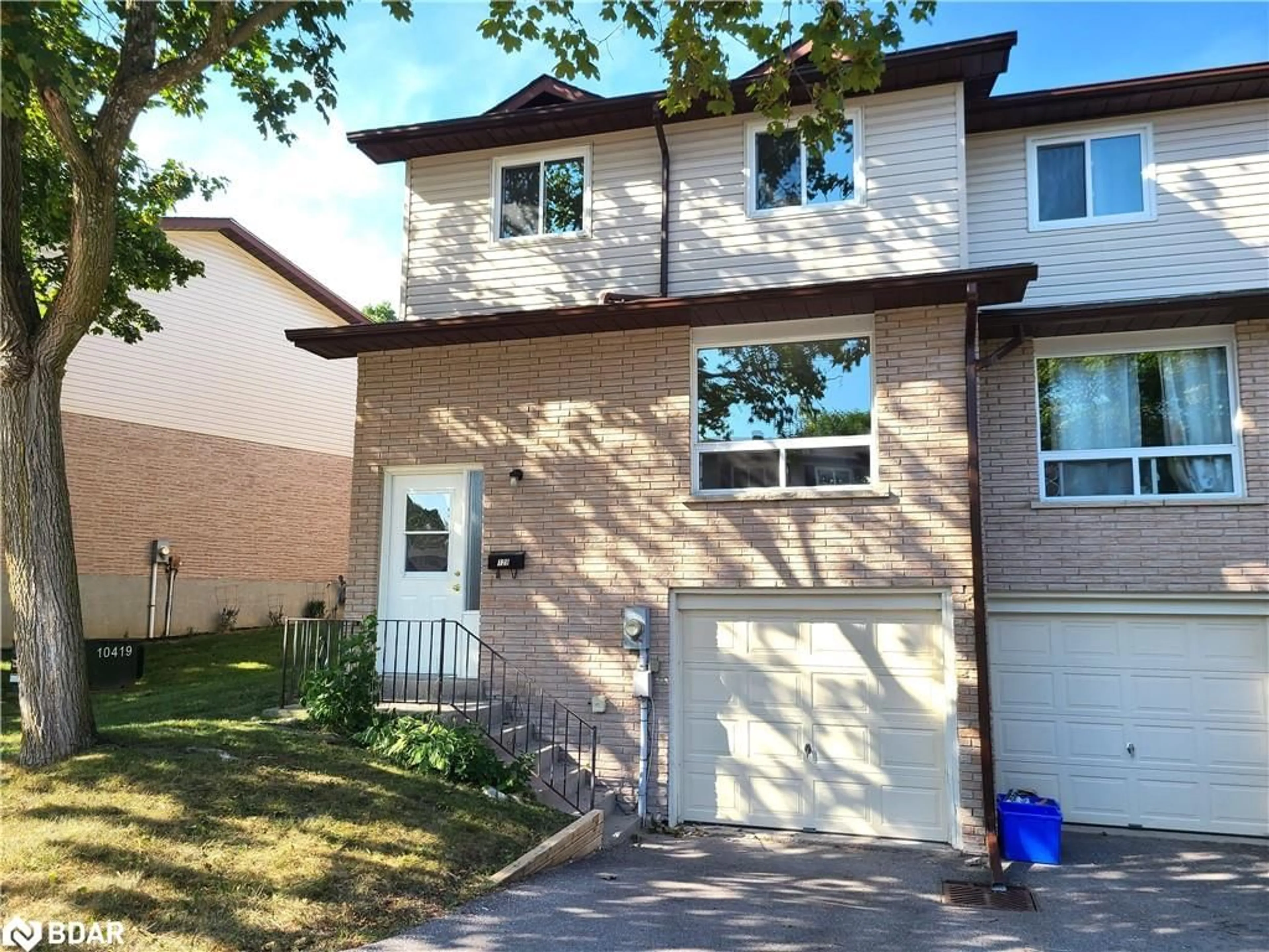 A pic from exterior of the house or condo for 1095 Mississaga St #129, Orillia Ontario L3V 6W7