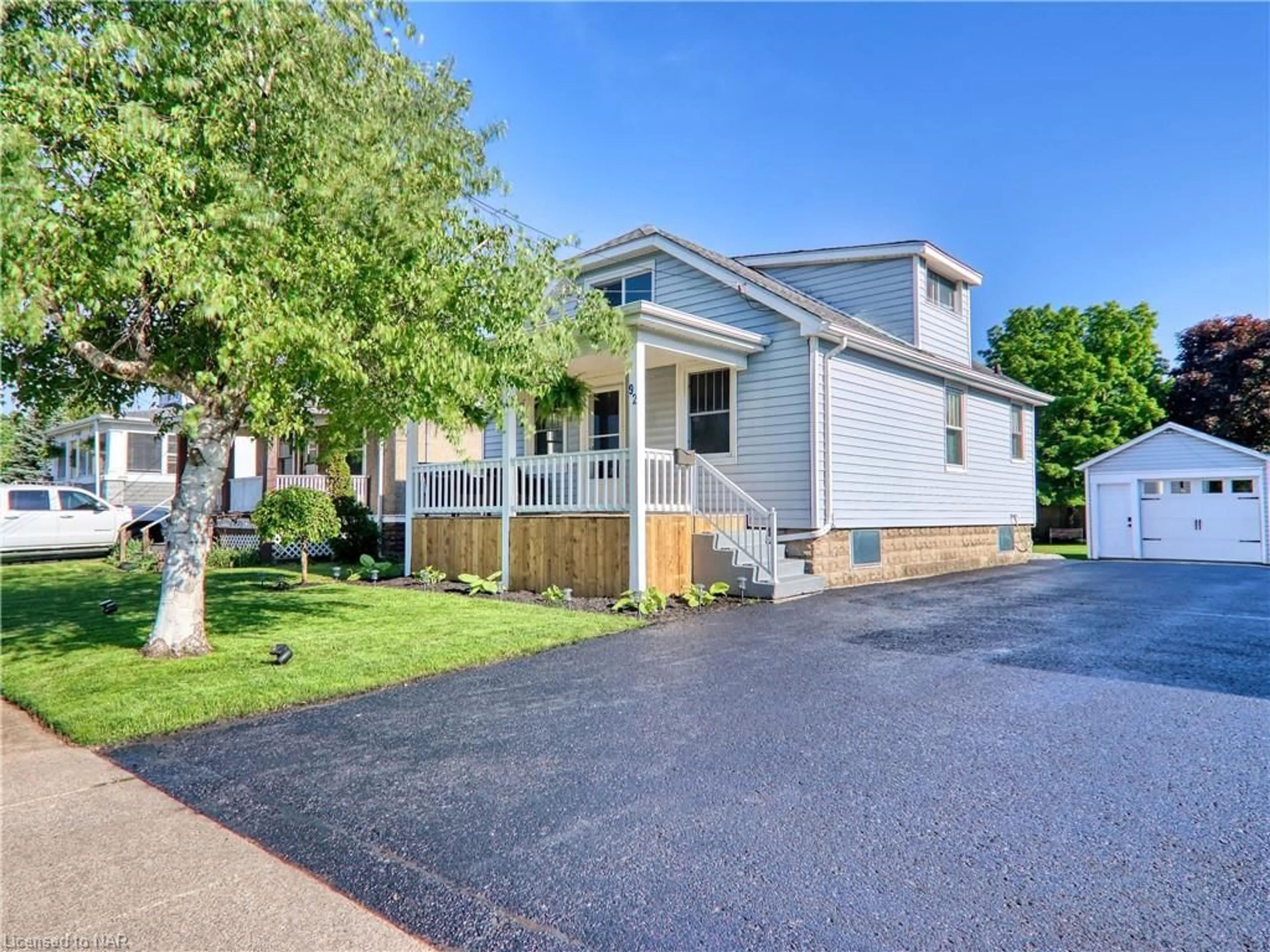 A pic from exterior of the house or condo, the street view for 92 Delhi St, Port Colborne Ontario L3K 3K9