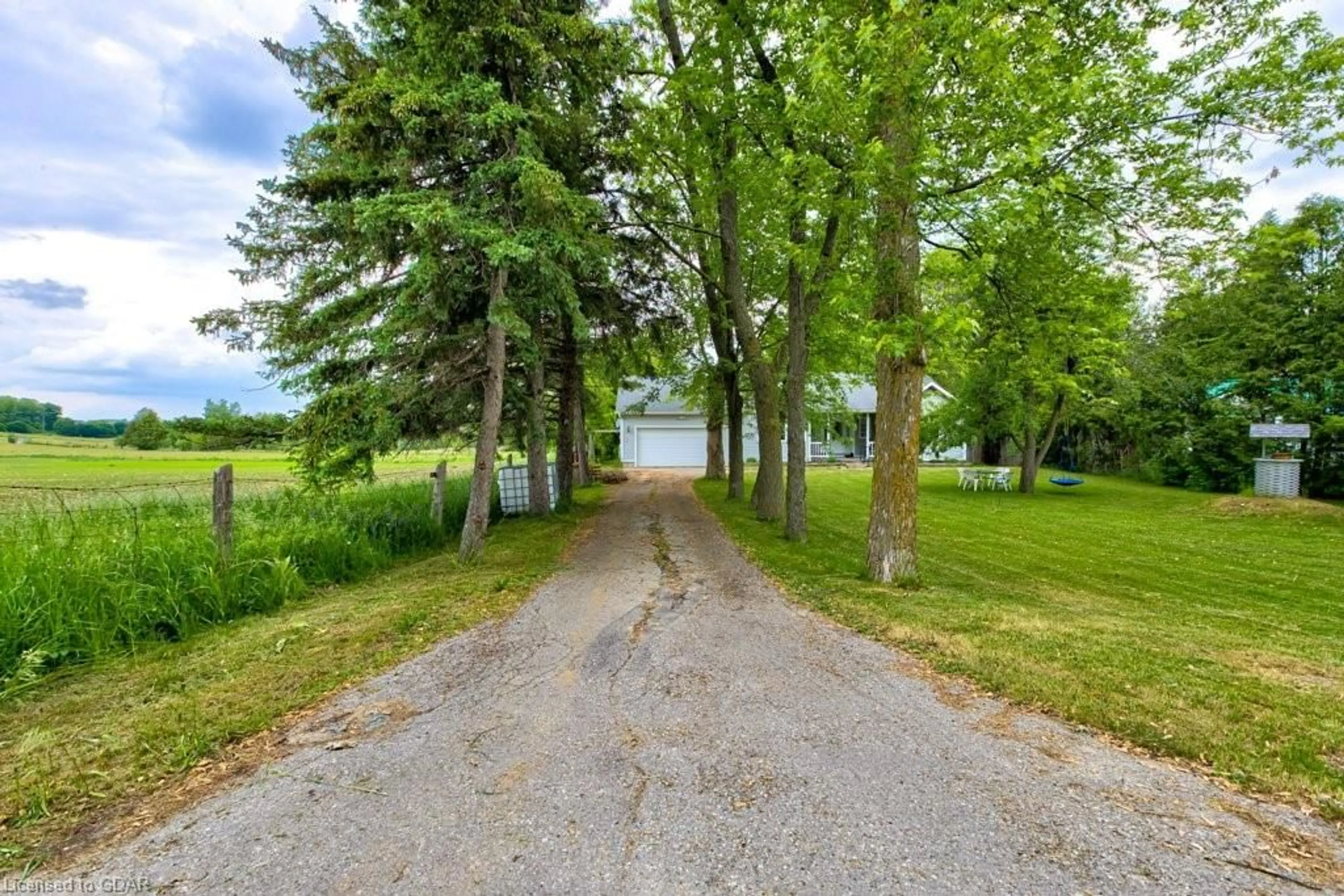 Patio, the street view for 6512 Ellis Rd, Puslinch Ontario N3C 2V4