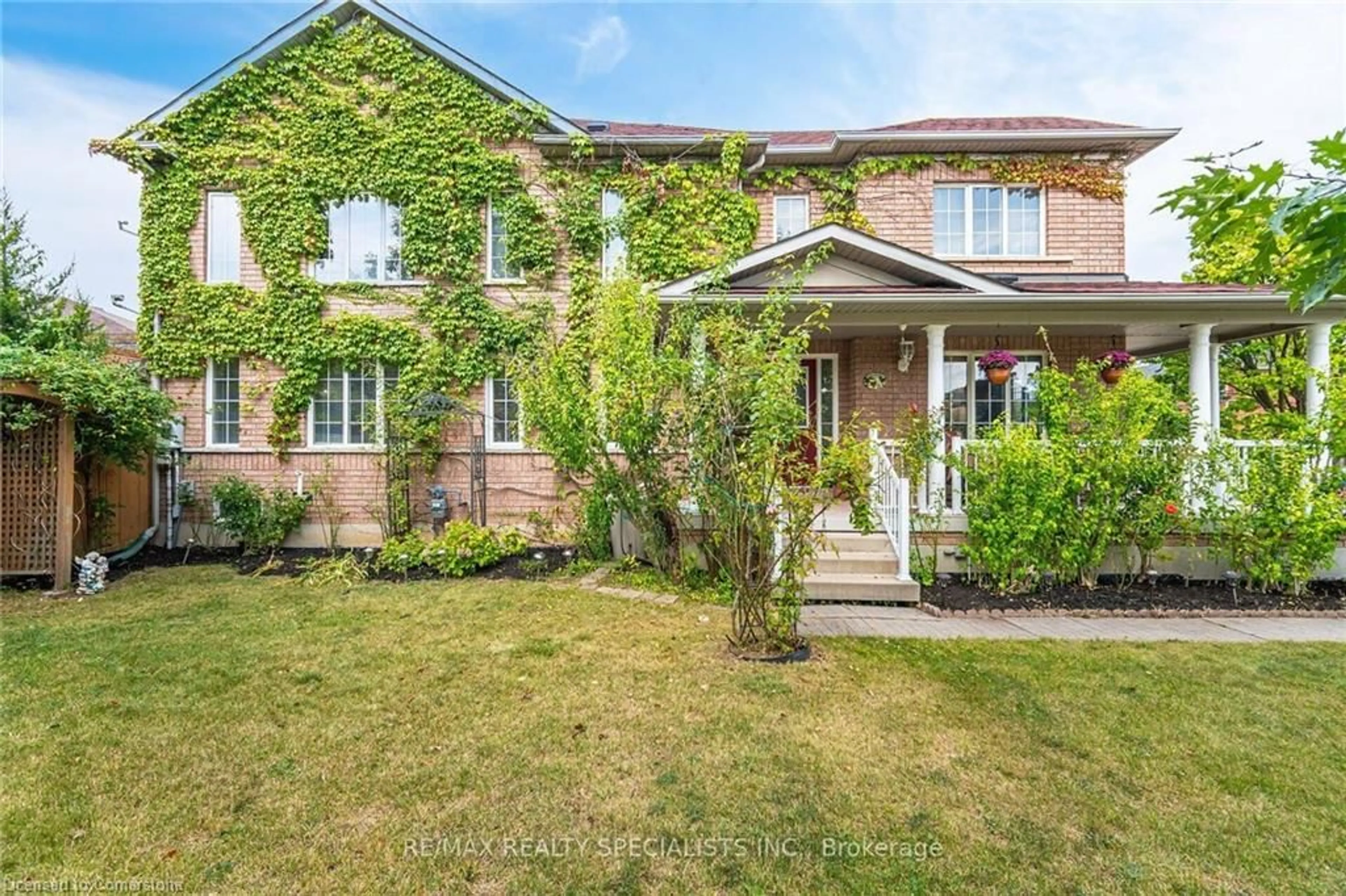 Frontside or backside of a home for 5916 Bermuda Dr, Mississauga Ontario L5M 6Z1