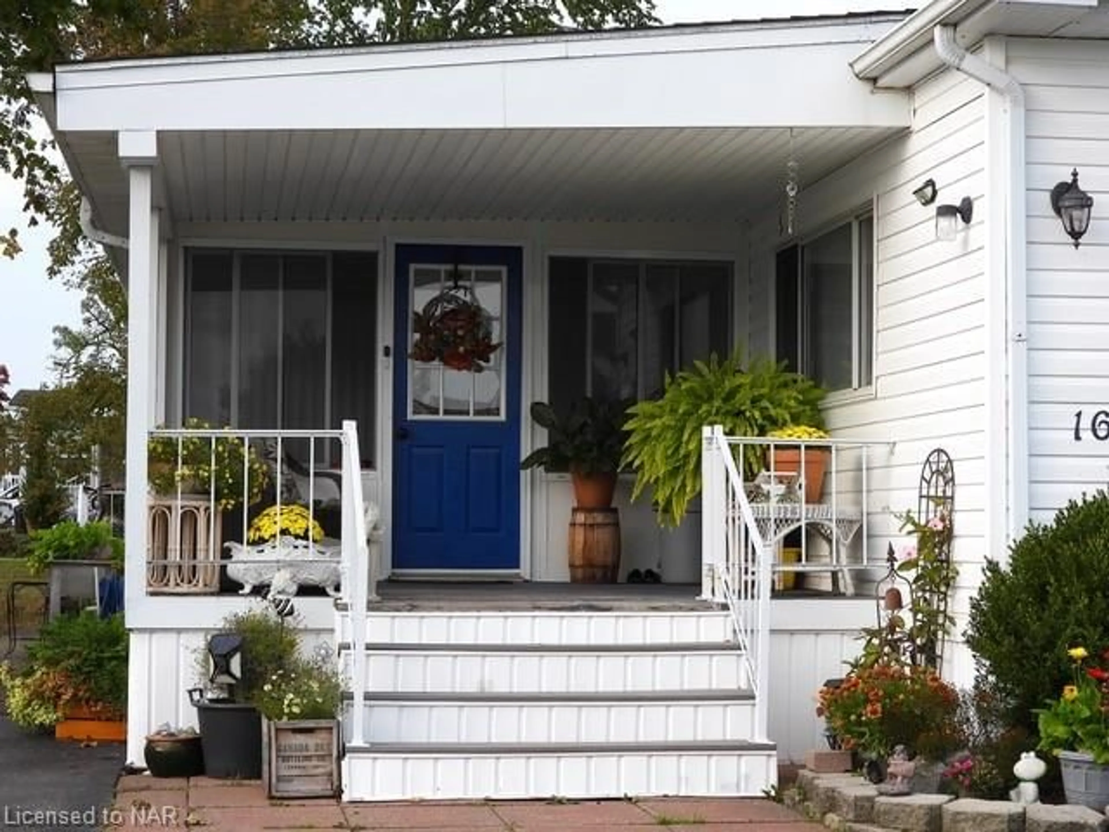 Home with vinyl exterior material for 3033 Townline Rd #165, Stevensville Ontario L0S 1S1