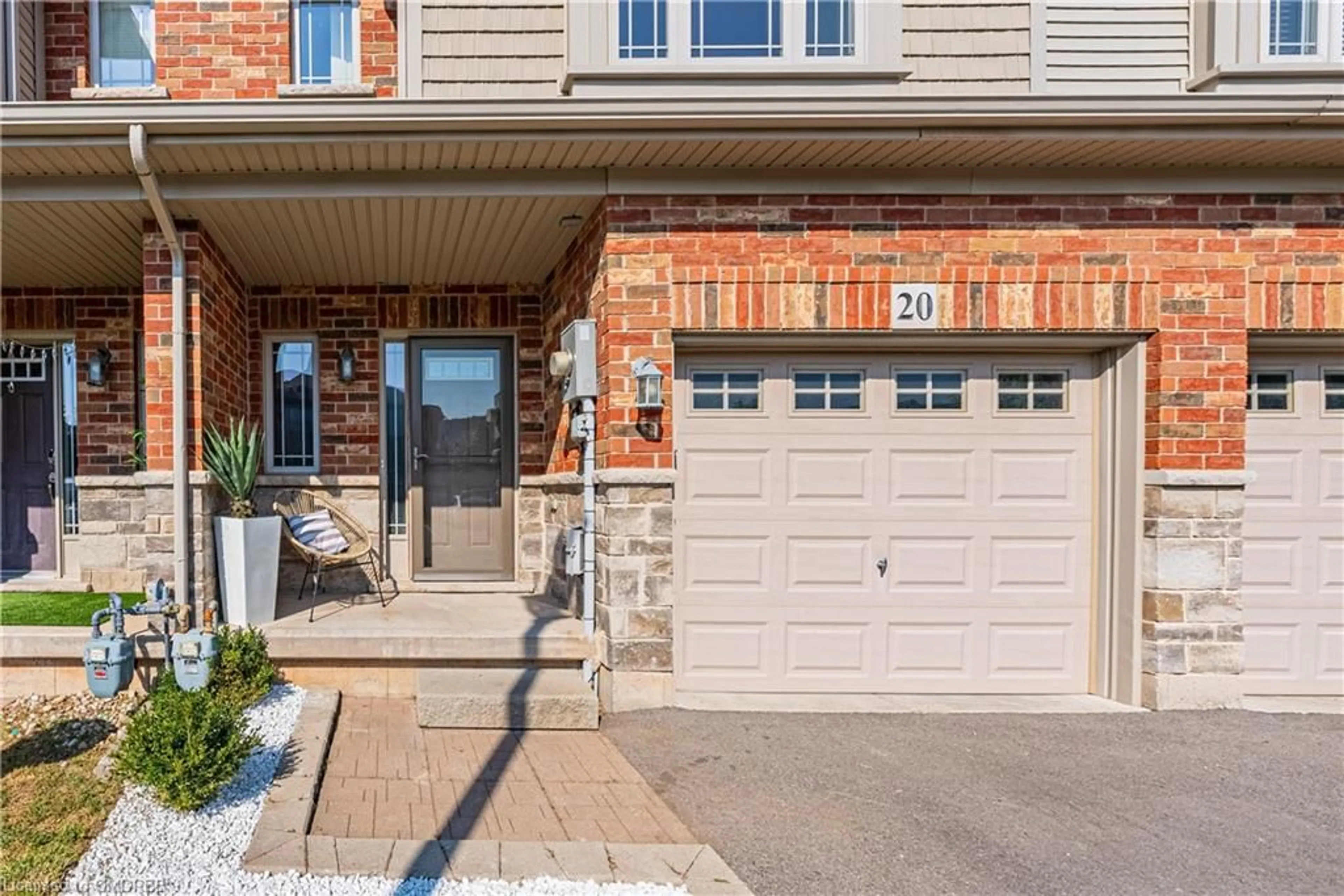 Indoor entryway for 6 Chestnut Drive Ave #20, Grimsby Ontario L3M 0C4