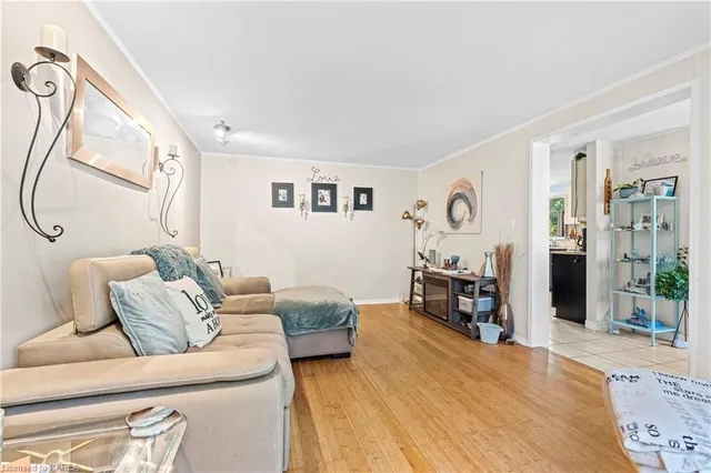 42 Clairton Pl, Amherstview 3