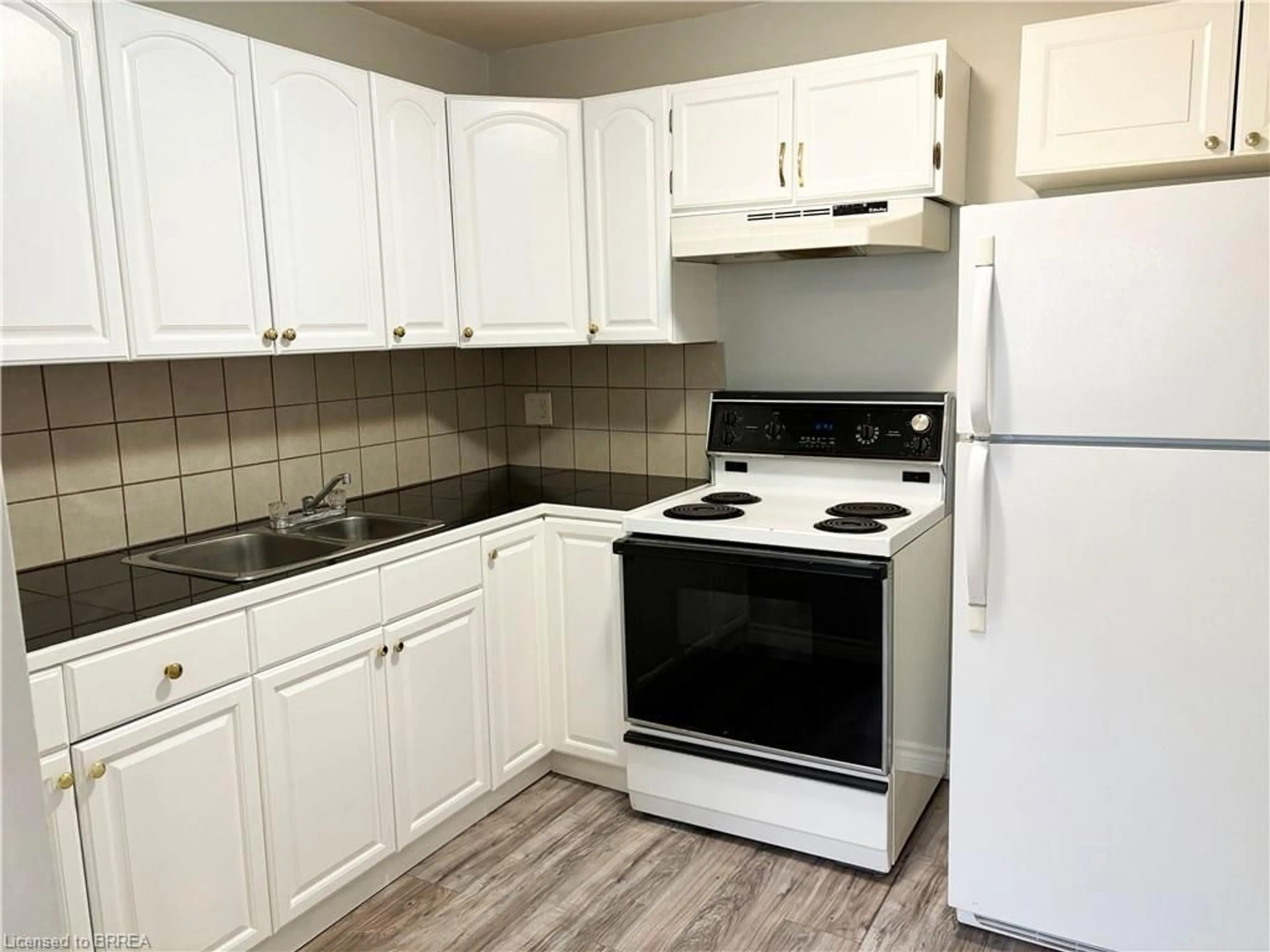 Standard kitchen, wood floors for 379 Darling St #7, Brantford Ontario N3S 7G4