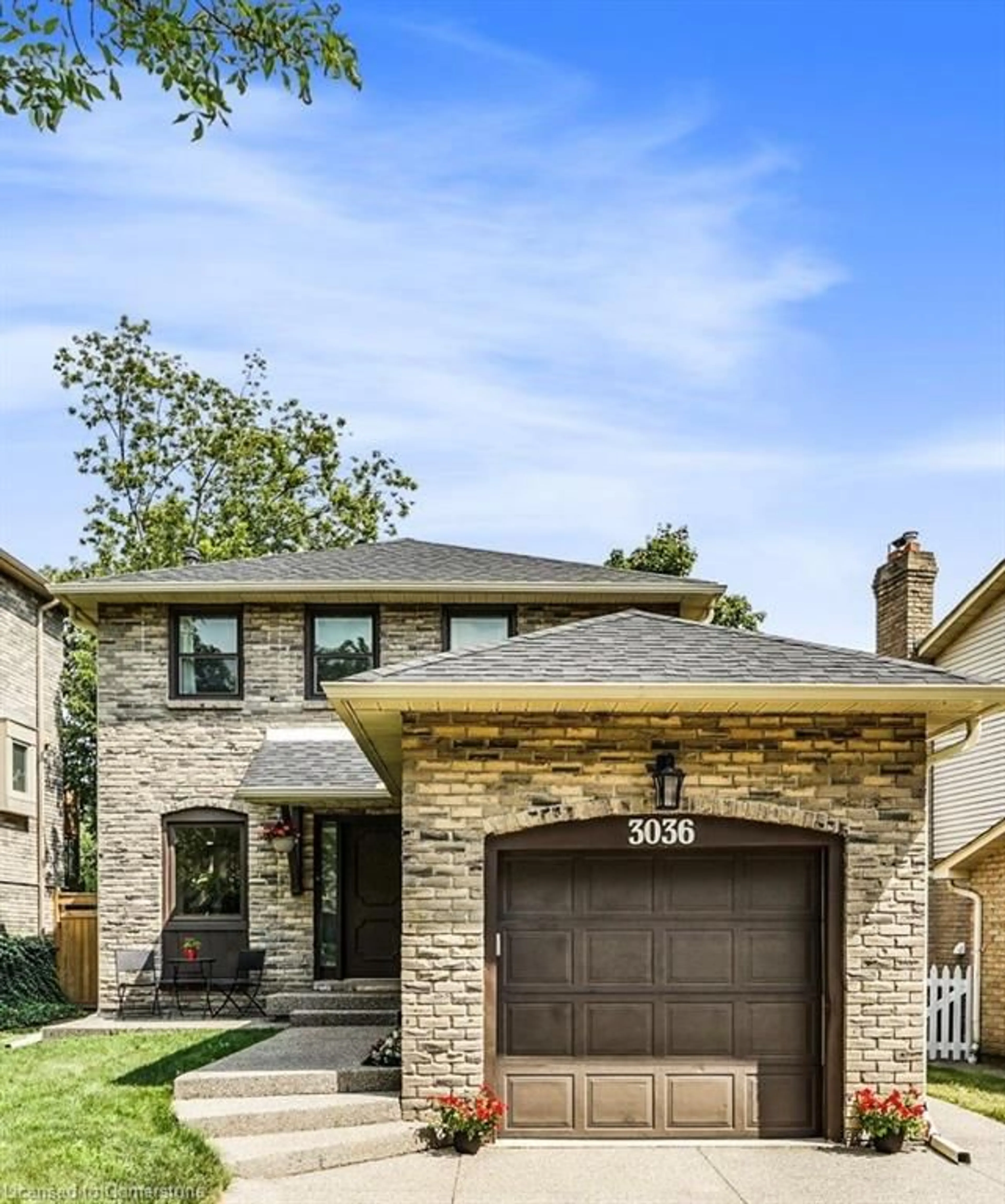 Home with brick exterior material for 3036 Silverthorn Dr, Oakville Ontario L6L 5N6