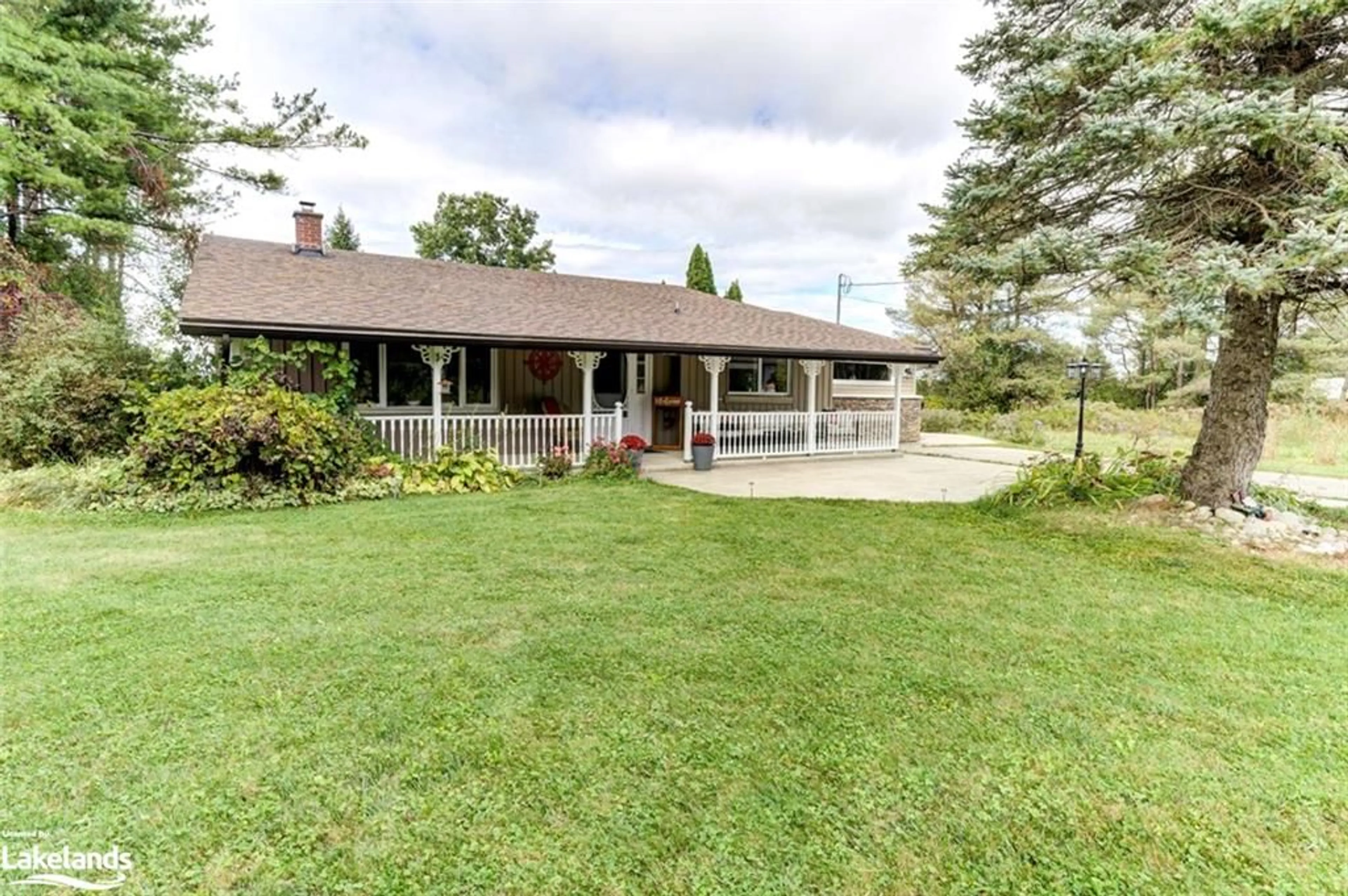 Cottage for 1400 92 County Rd, Springwater Ontario L0L 1P0