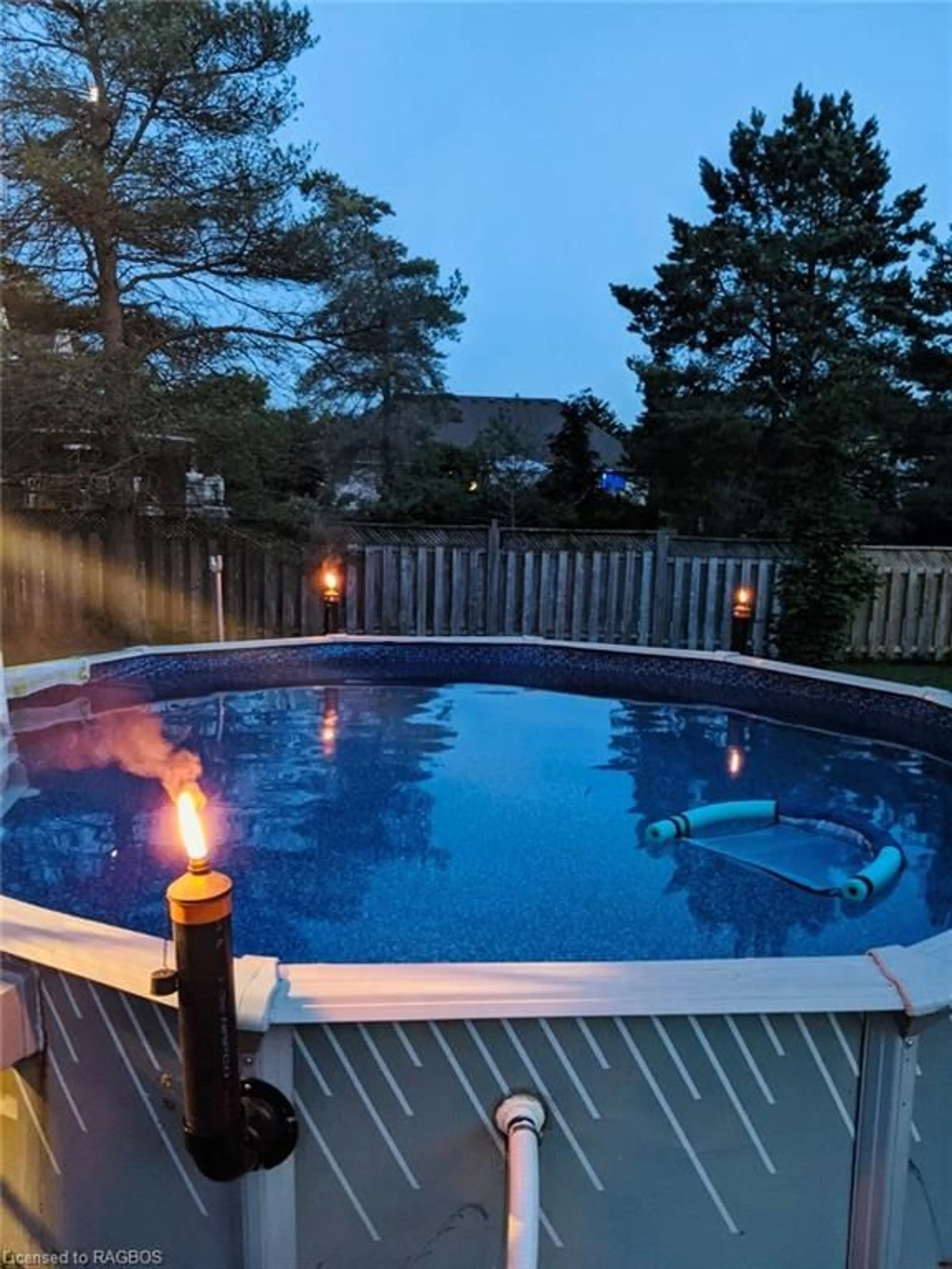 Indoor or outdoor pool for 12 Pine Tree Dr, Hepworth Ontario N0H 1P0