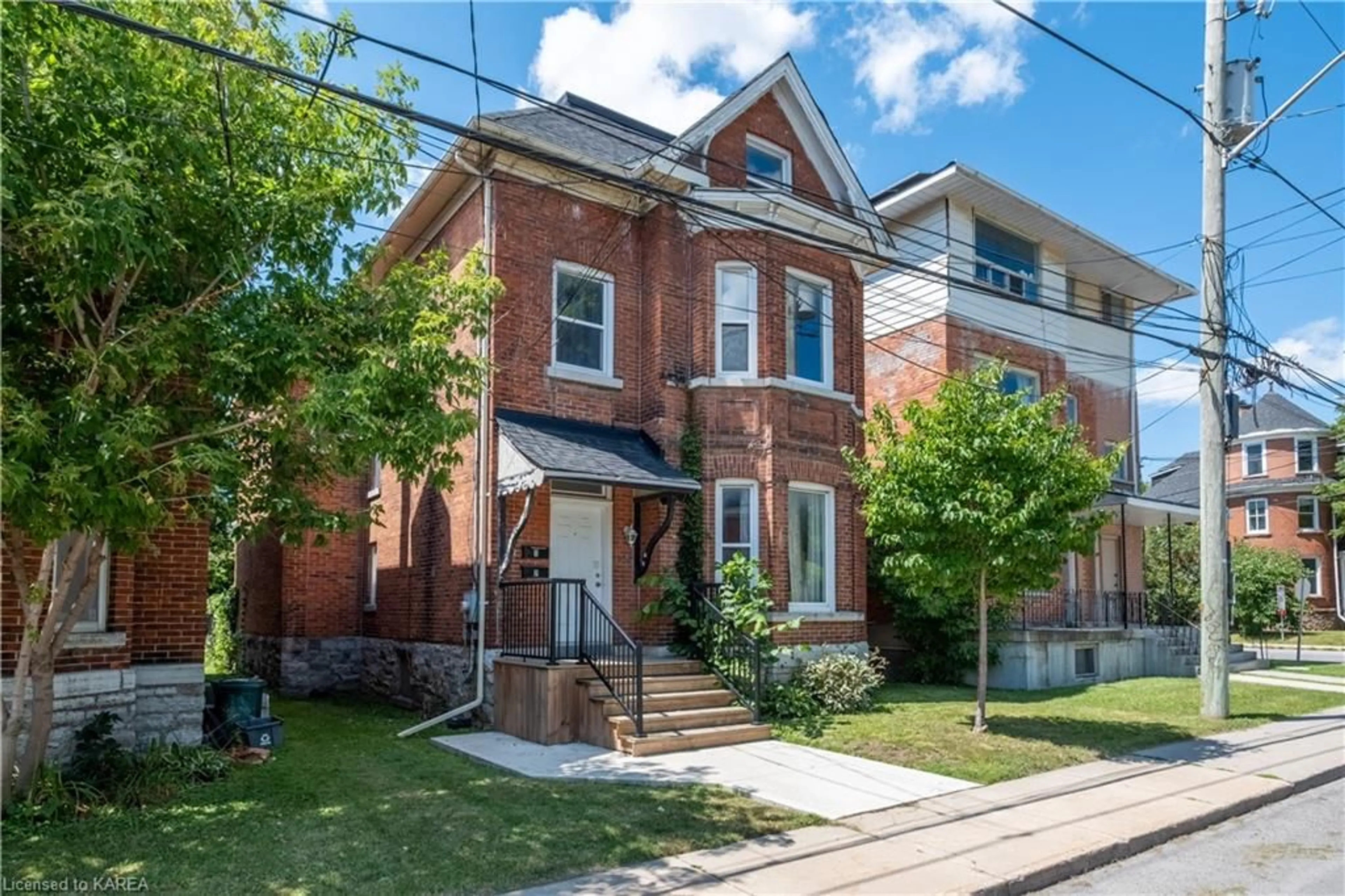 Home with brick exterior material for 392 Alfred St, Kingston Ontario K7K 4H7