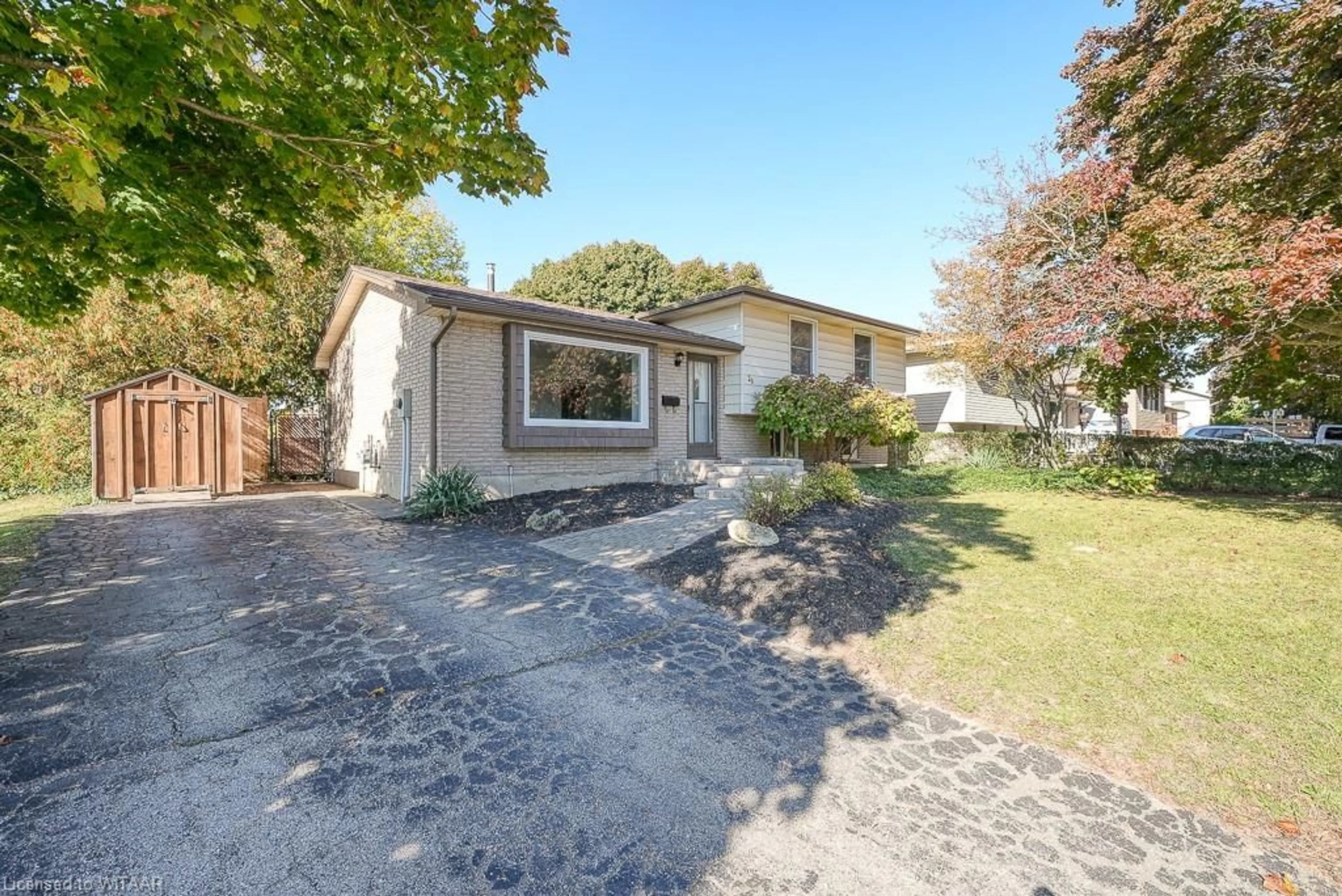 Frontside or backside of a home, the street view for 20 Glenn Ave, Ingersoll Ontario N5C 2C8