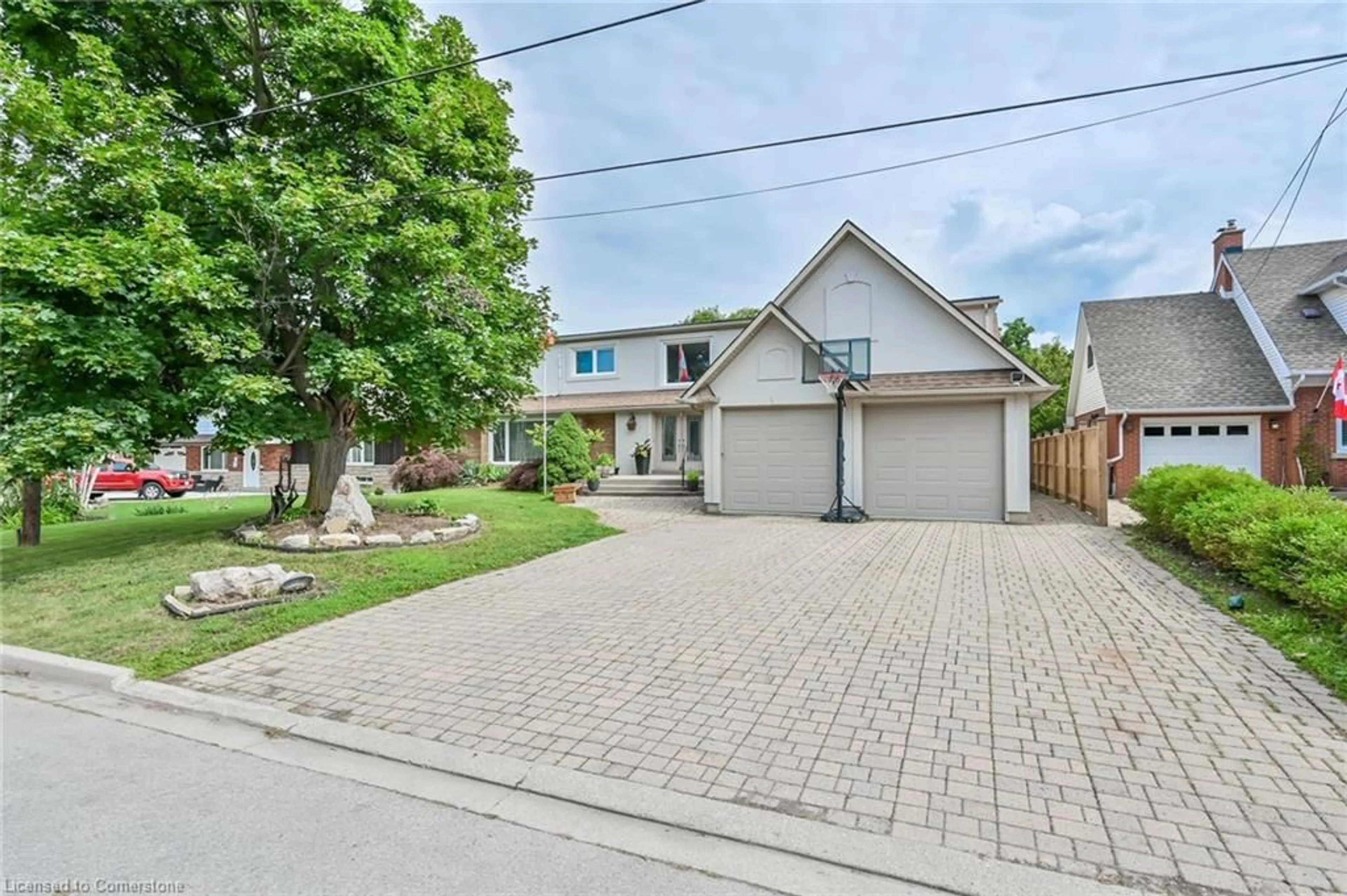 Frontside or backside of a home for 10 Douglas Pl, Hamilton Ontario L8G 1M6