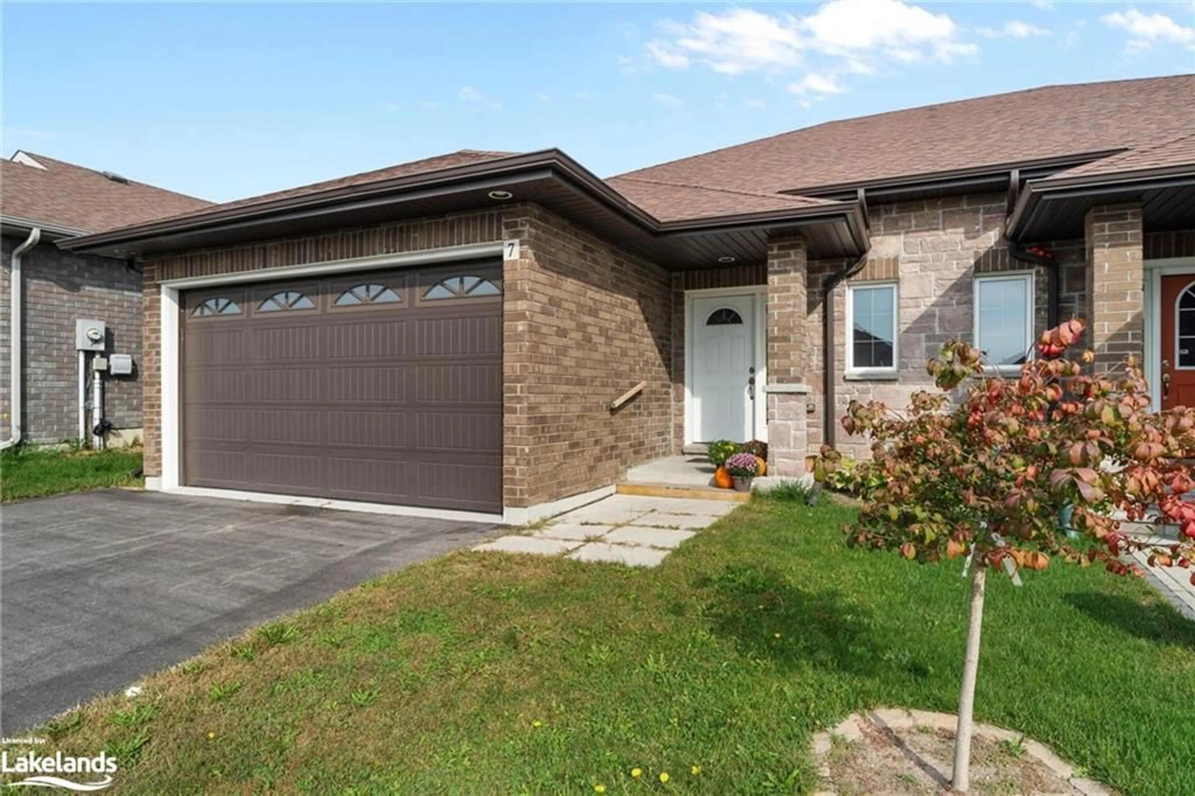 Home with brick exterior material for 7 Cortland Cres, Quinte West Ontario K0K 1B0