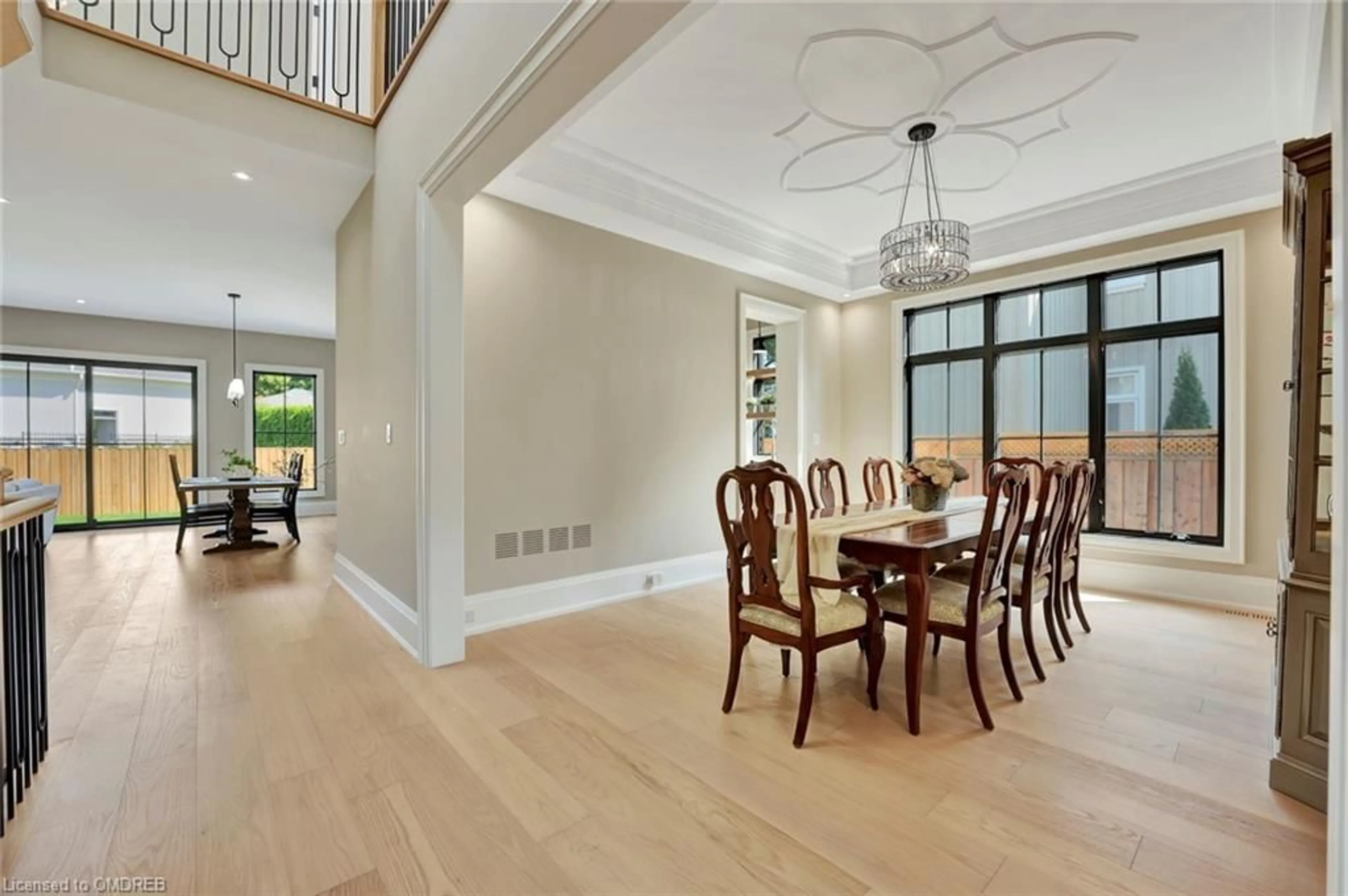 Dining room, wood floors for 447 Tower Dr, Oakville Ontario L6L 4R4