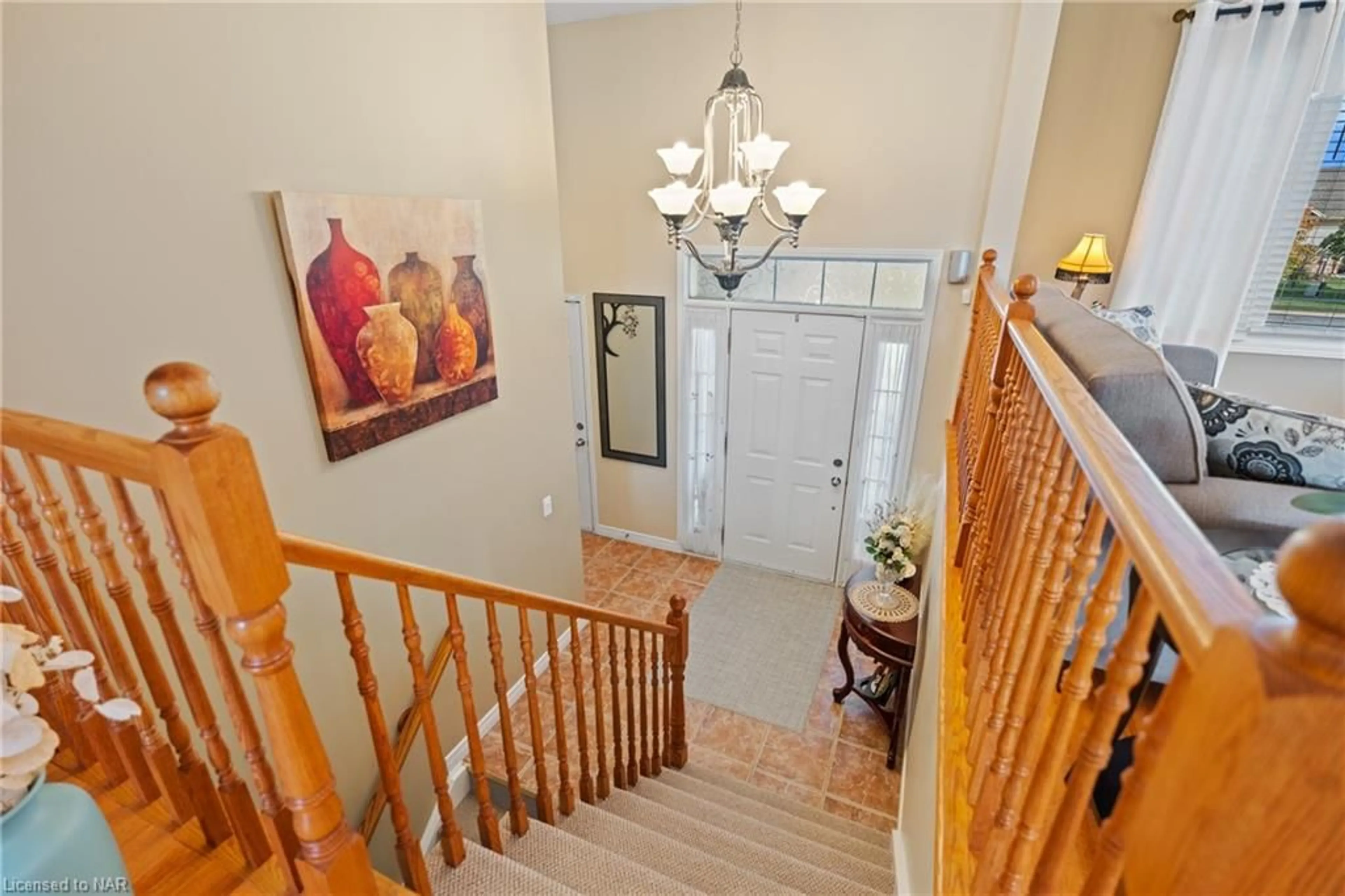 Indoor foyer, wood floors for 130 Loretta Dr, Virgil Ontario L0S 1T0