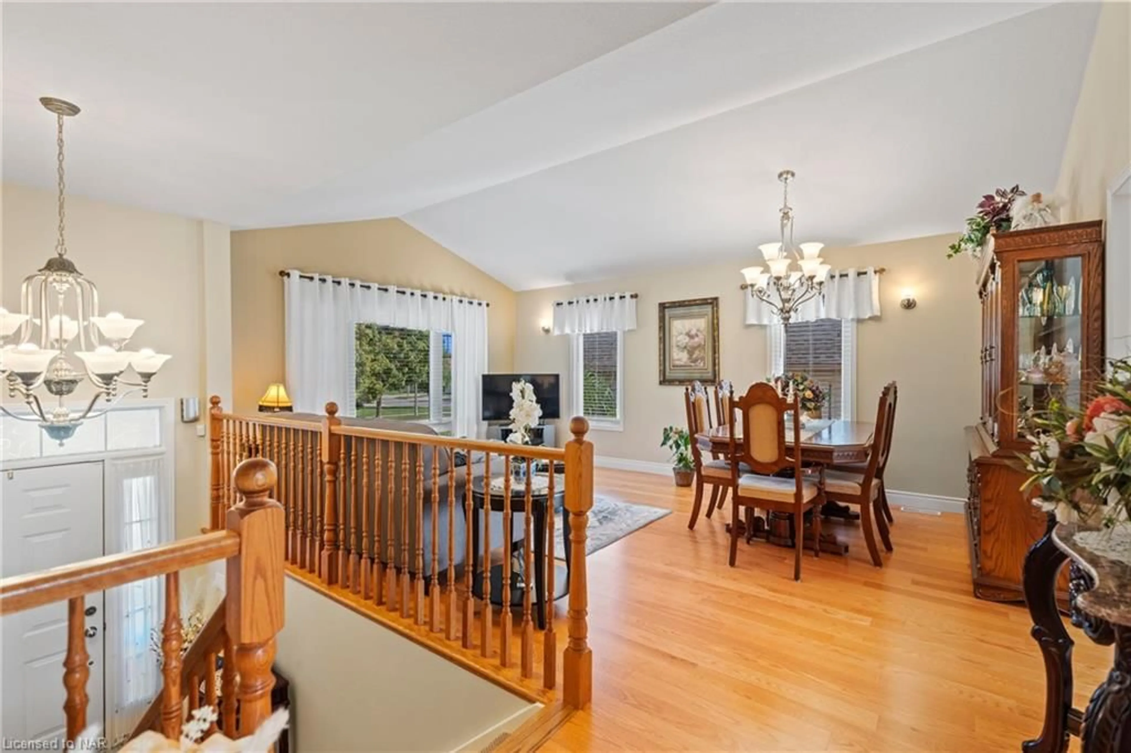 Dining room, wood floors, cottage for 130 Loretta Dr, Virgil Ontario L0S 1T0