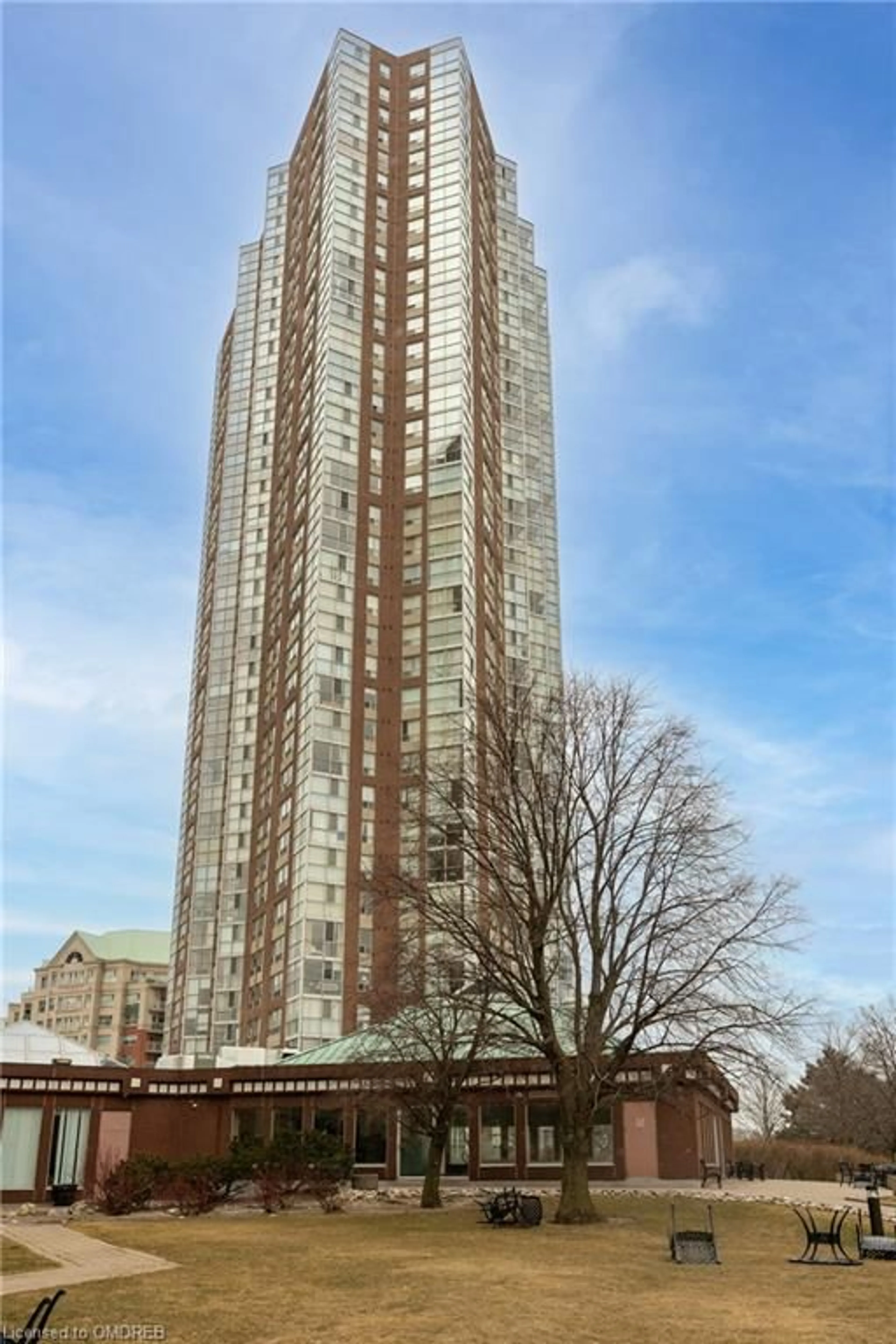 A pic from exterior of the house or condo for 7 Concorde Pl #212, Toronto Ontario M3C 3N4