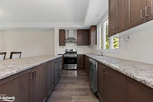 47 Marina Village Dr, Port Severn 5
