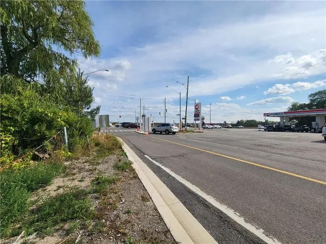 Additional image 6 of 559 Dundas St