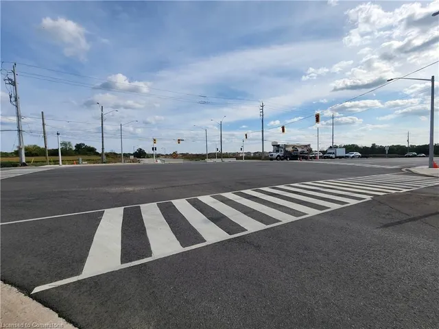 Additional image 2 of 559 Dundas St