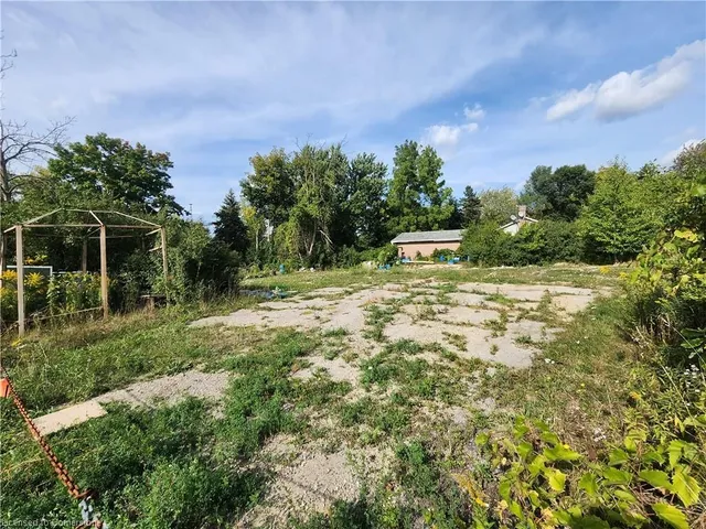 Additional image 14 of 559 Dundas St