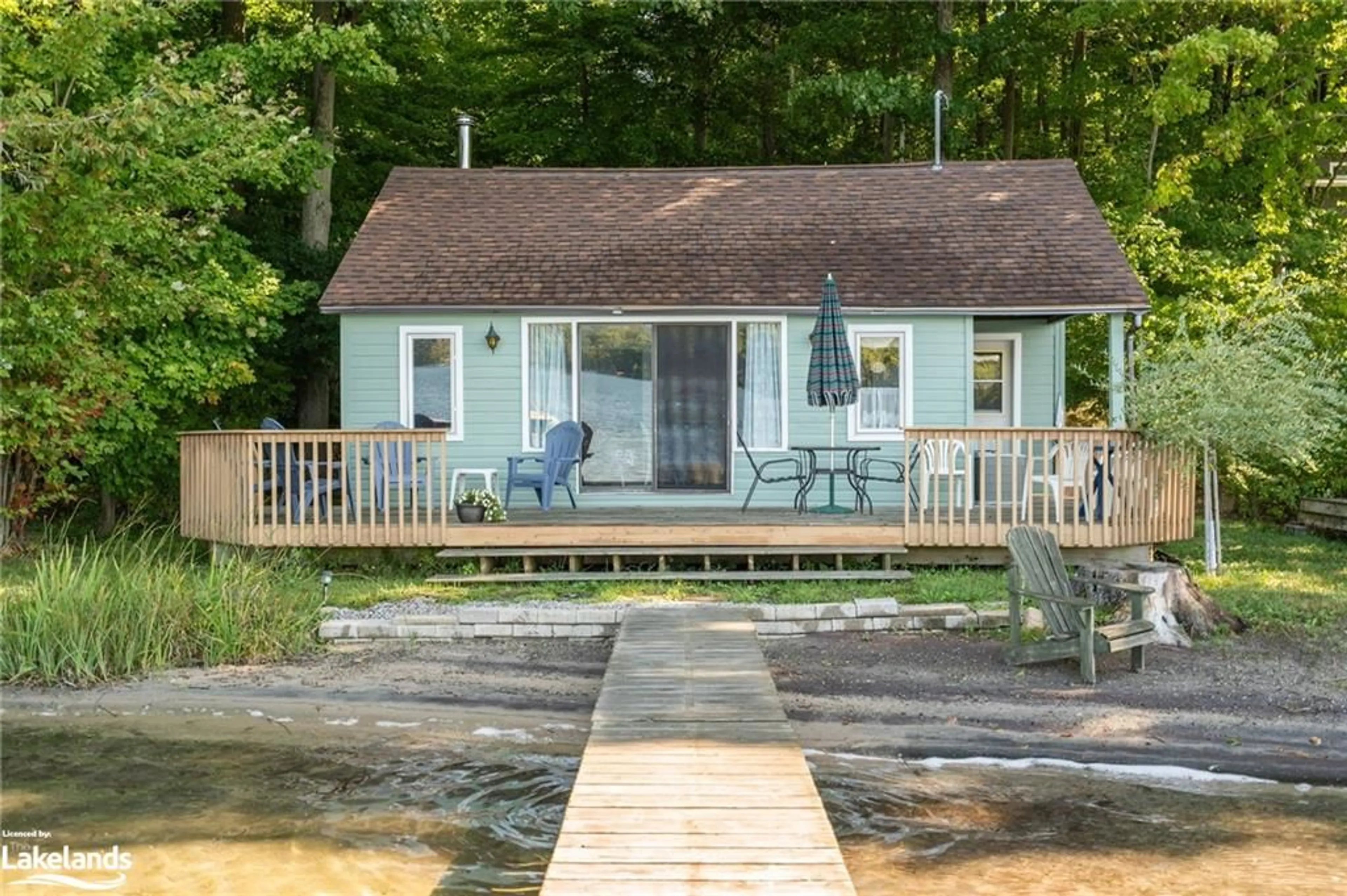 Patio, cottage for 62 Farlain Lake Rd, Tiny Ontario L9M 0B5